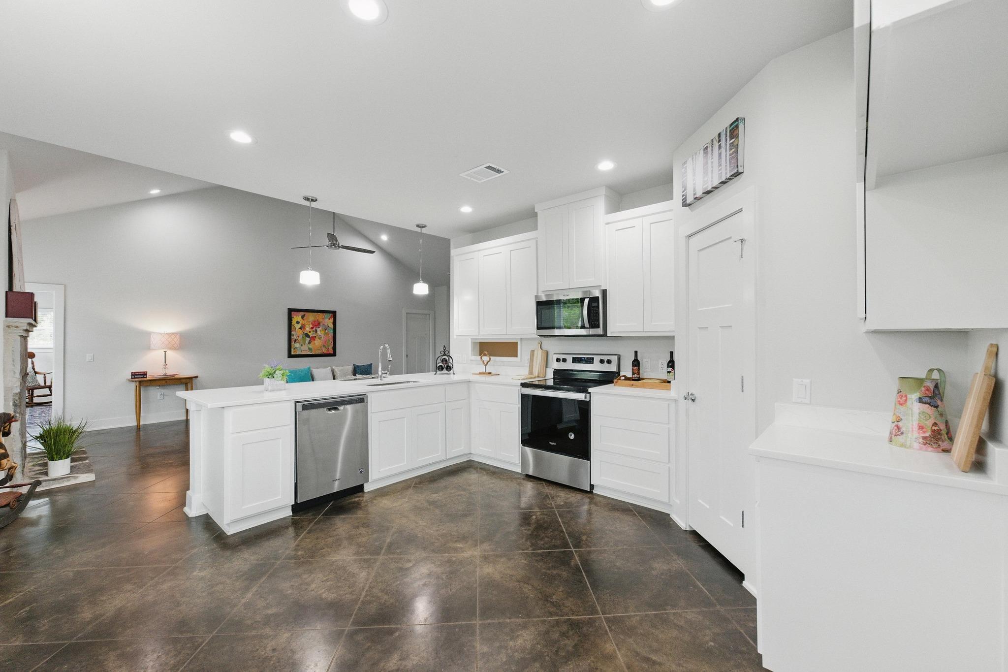 10605 Creekwood Cir, Dripping Springs, TX 78620