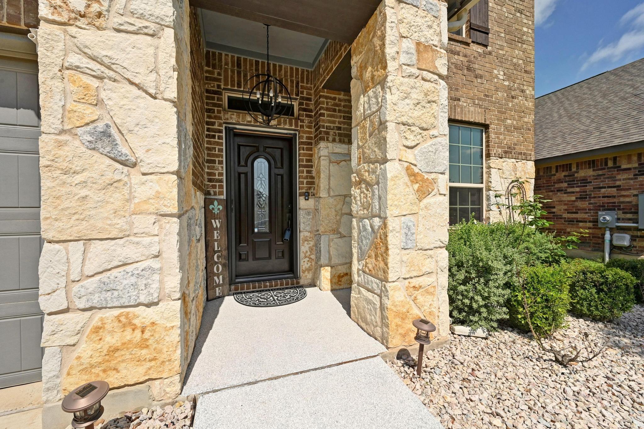 198 Danbark Dr, Buda, TX 78610