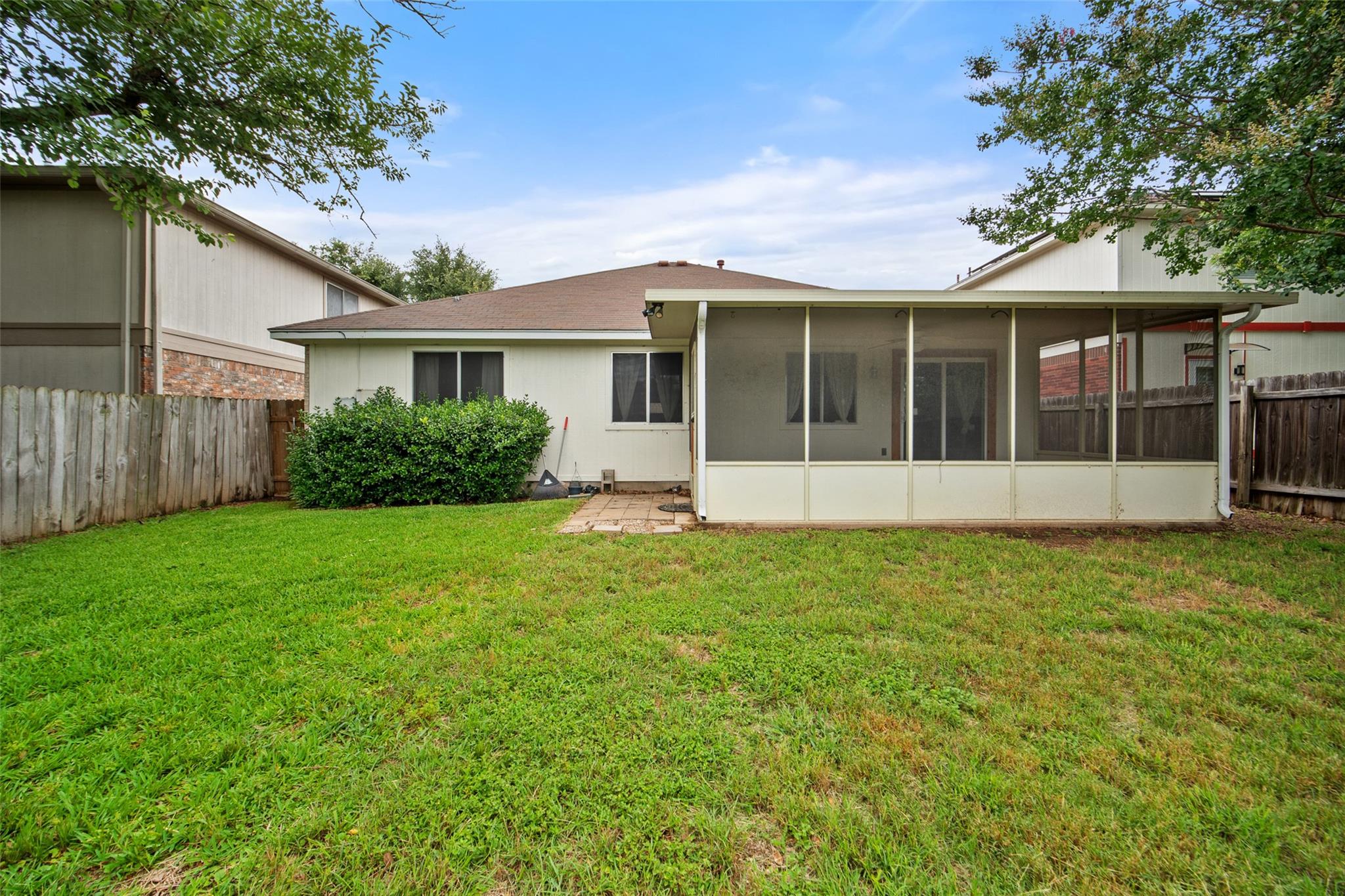 1009 Laurelleaf Dr, Pflugerville, TX 78660