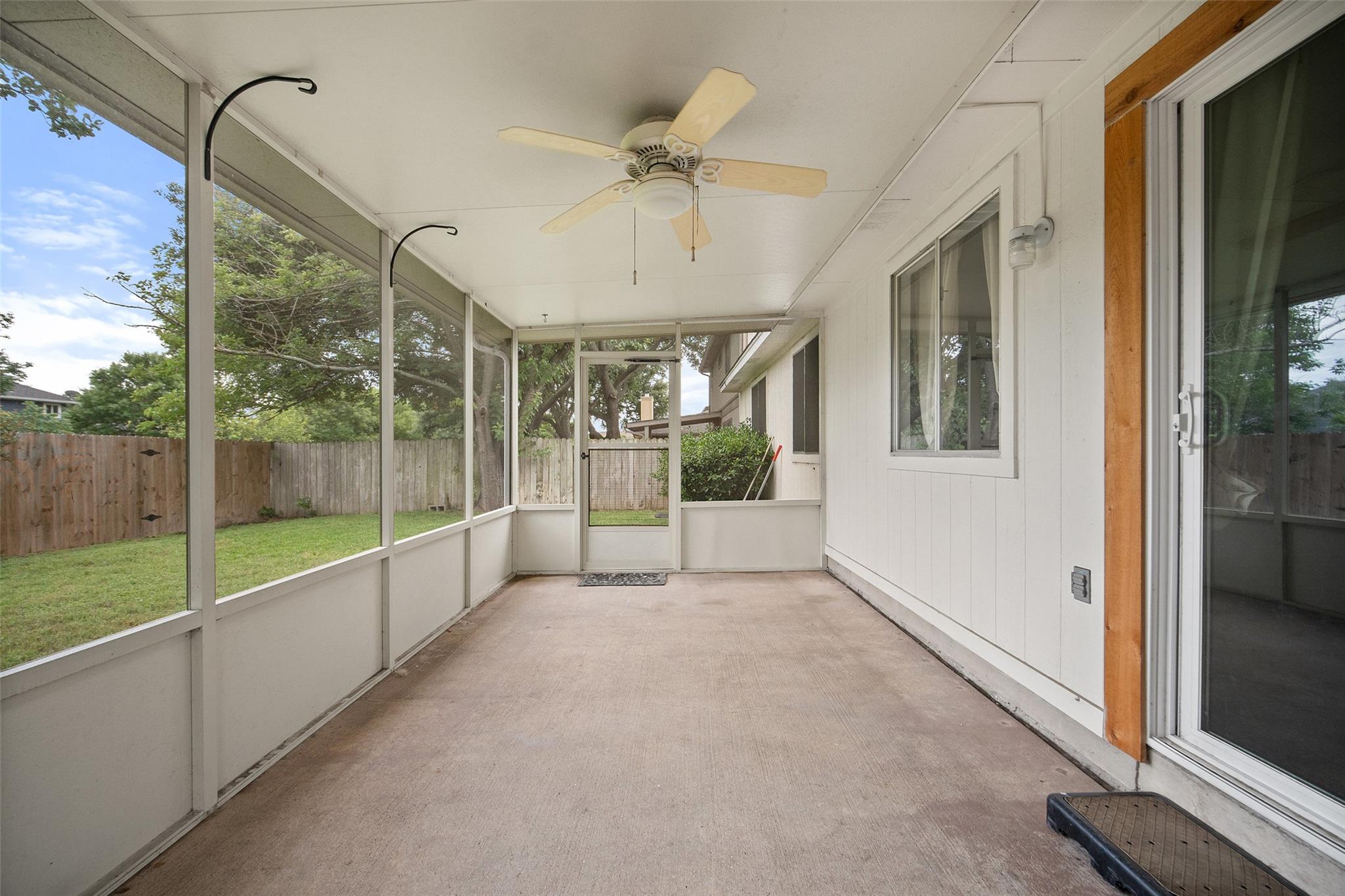 1009 Laurelleaf Dr, Pflugerville, TX 78660
