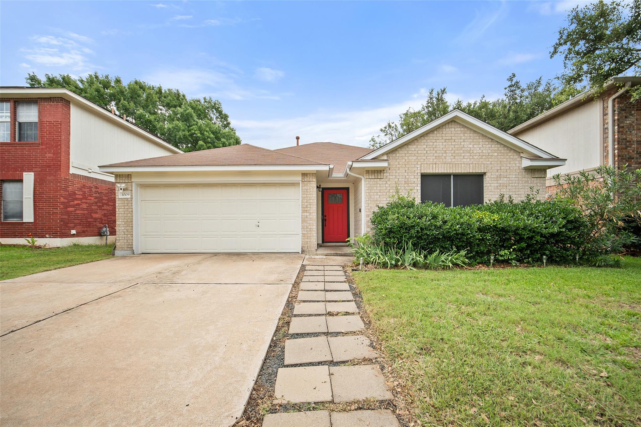 1009 Laurelleaf Dr, Pflugerville, TX 78660