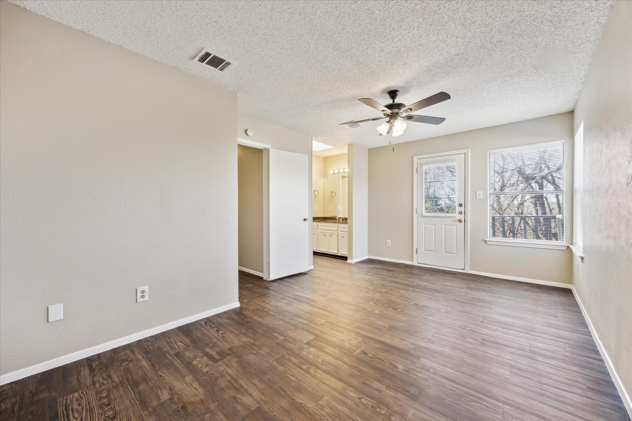 710 Rollingway Dr # B, Round Rock, TX 78681