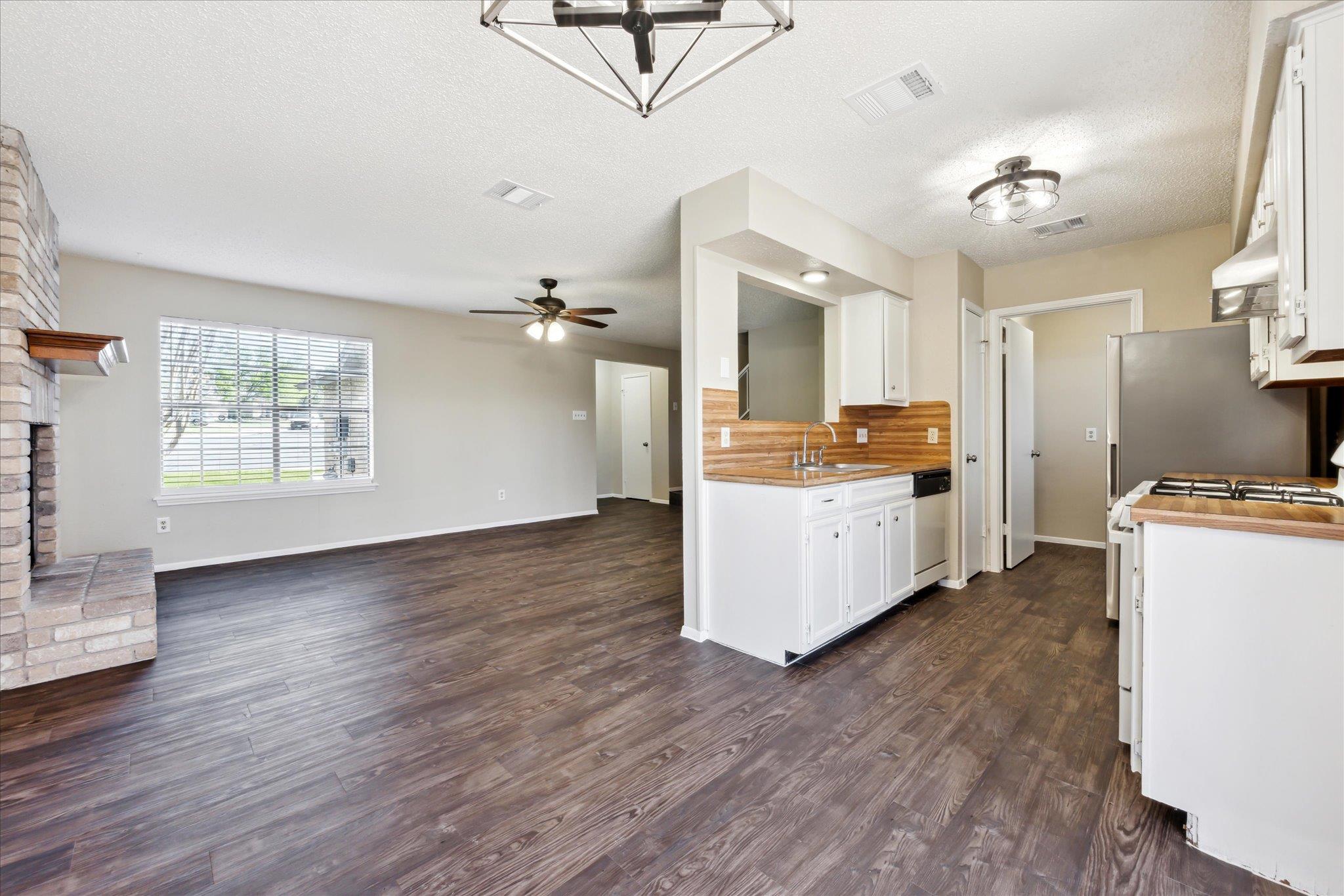 710 Rollingway Dr # B, Round Rock, TX 78681