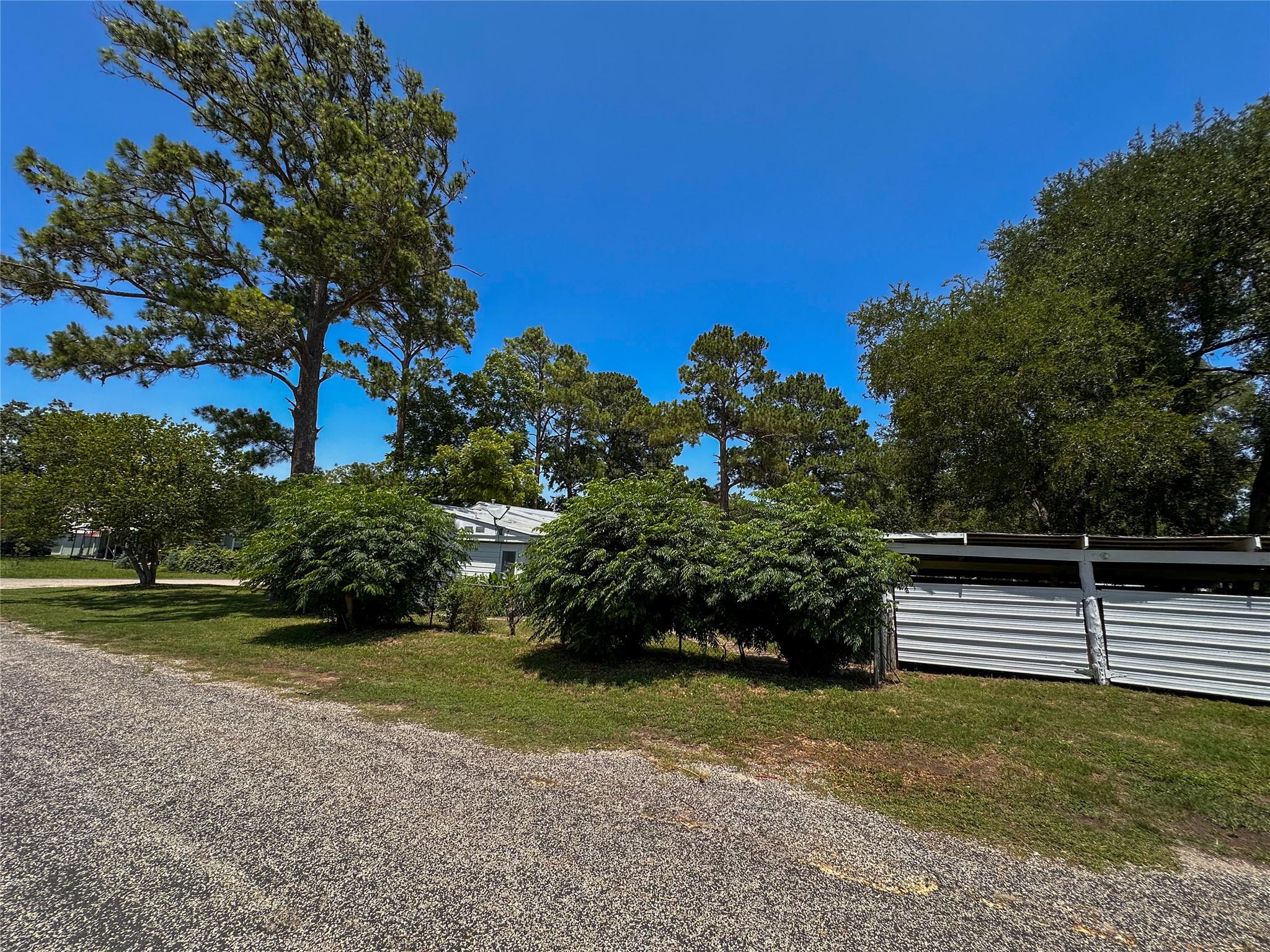 407 4th Ave, Smithville, TX 78957