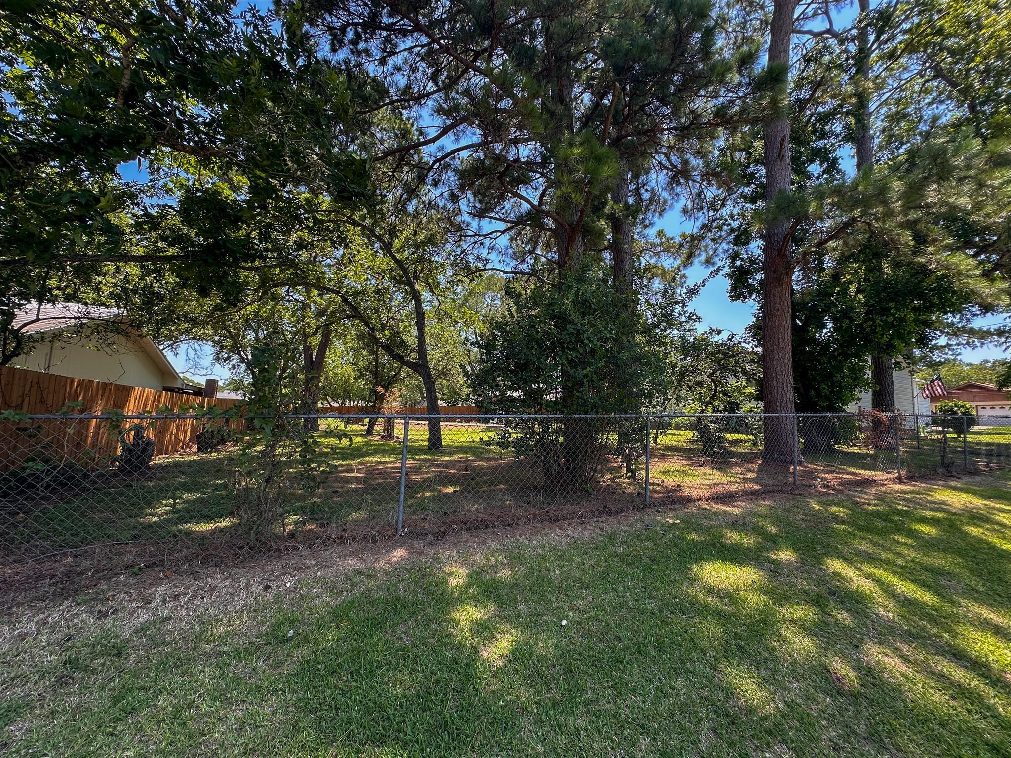 407 4th Ave, Smithville, TX 78957