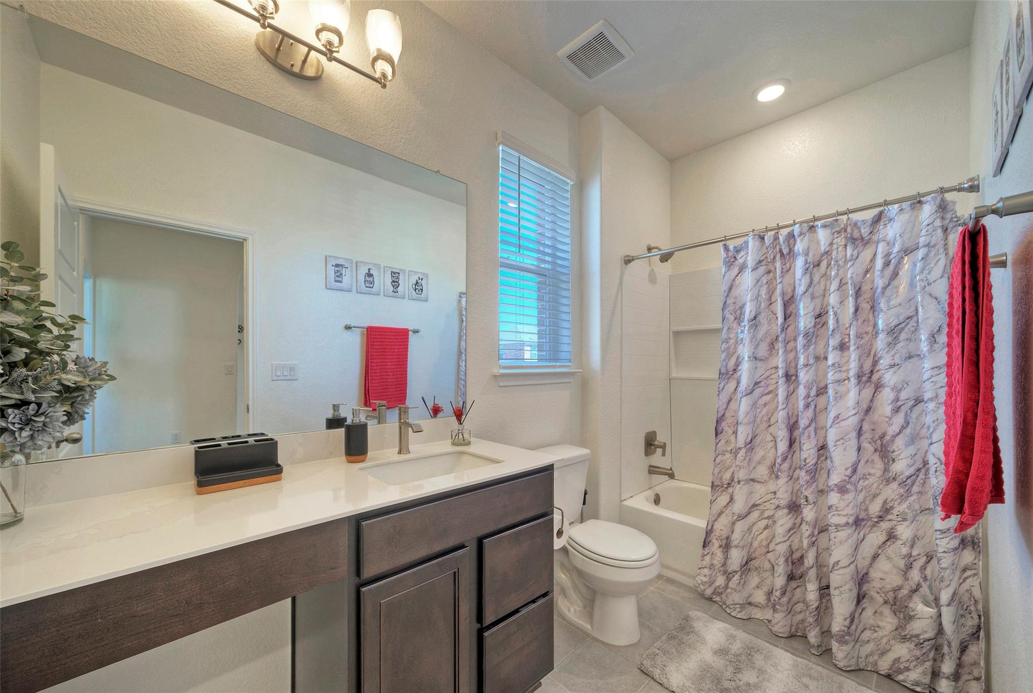 7706 DOUVAINE Dr, Austin, TX 78744