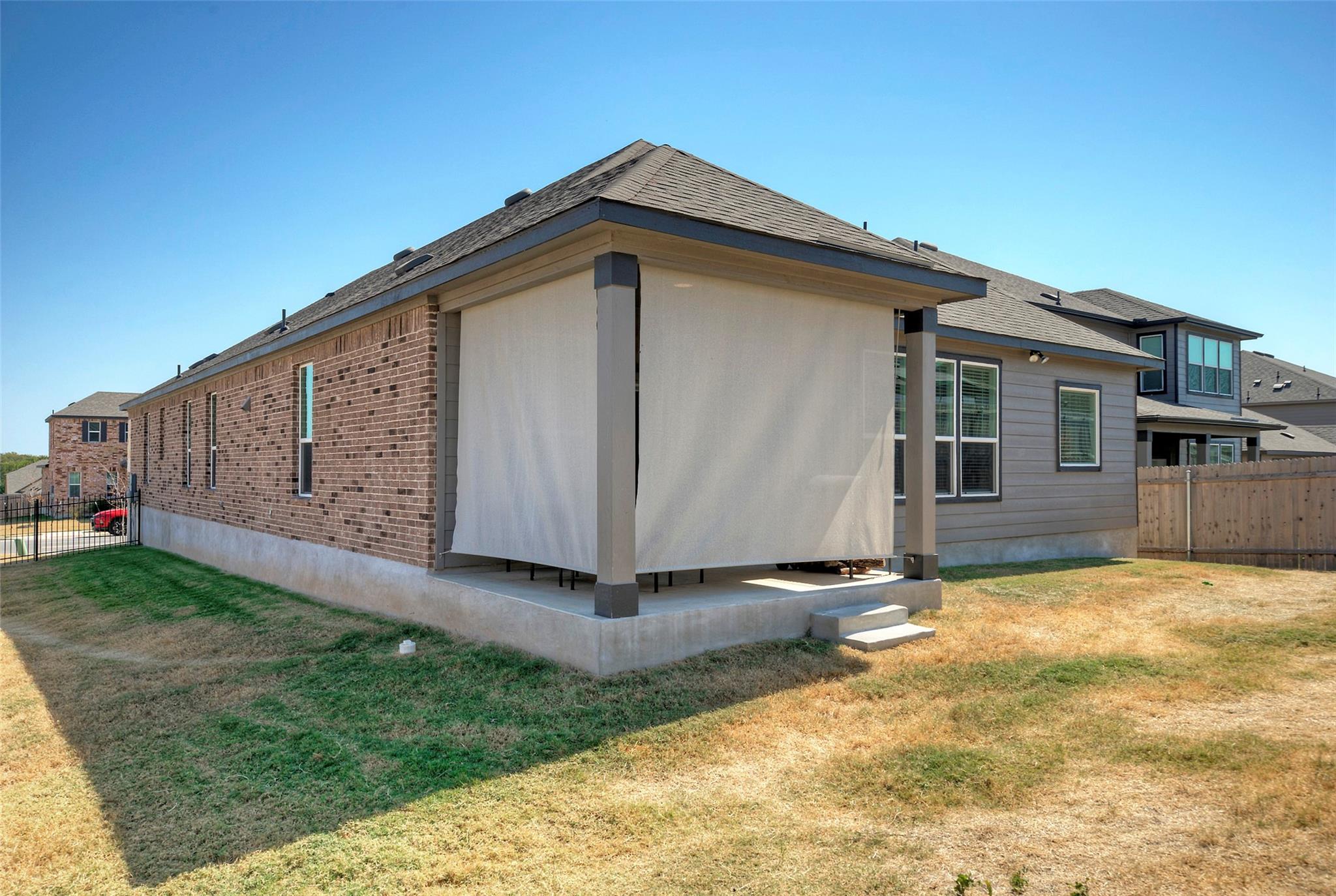 7706 DOUVAINE Dr, Austin, TX 78744