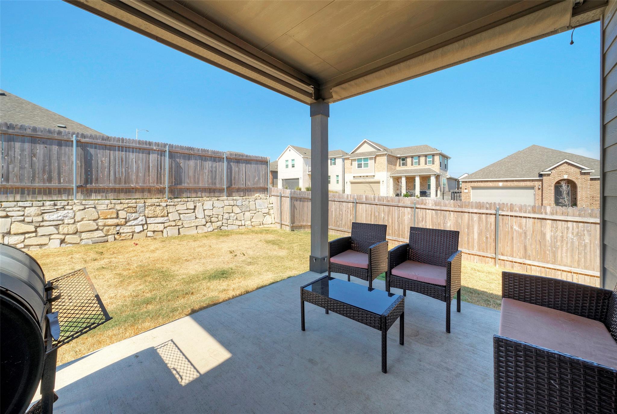 7706 DOUVAINE Dr, Austin, TX 78744