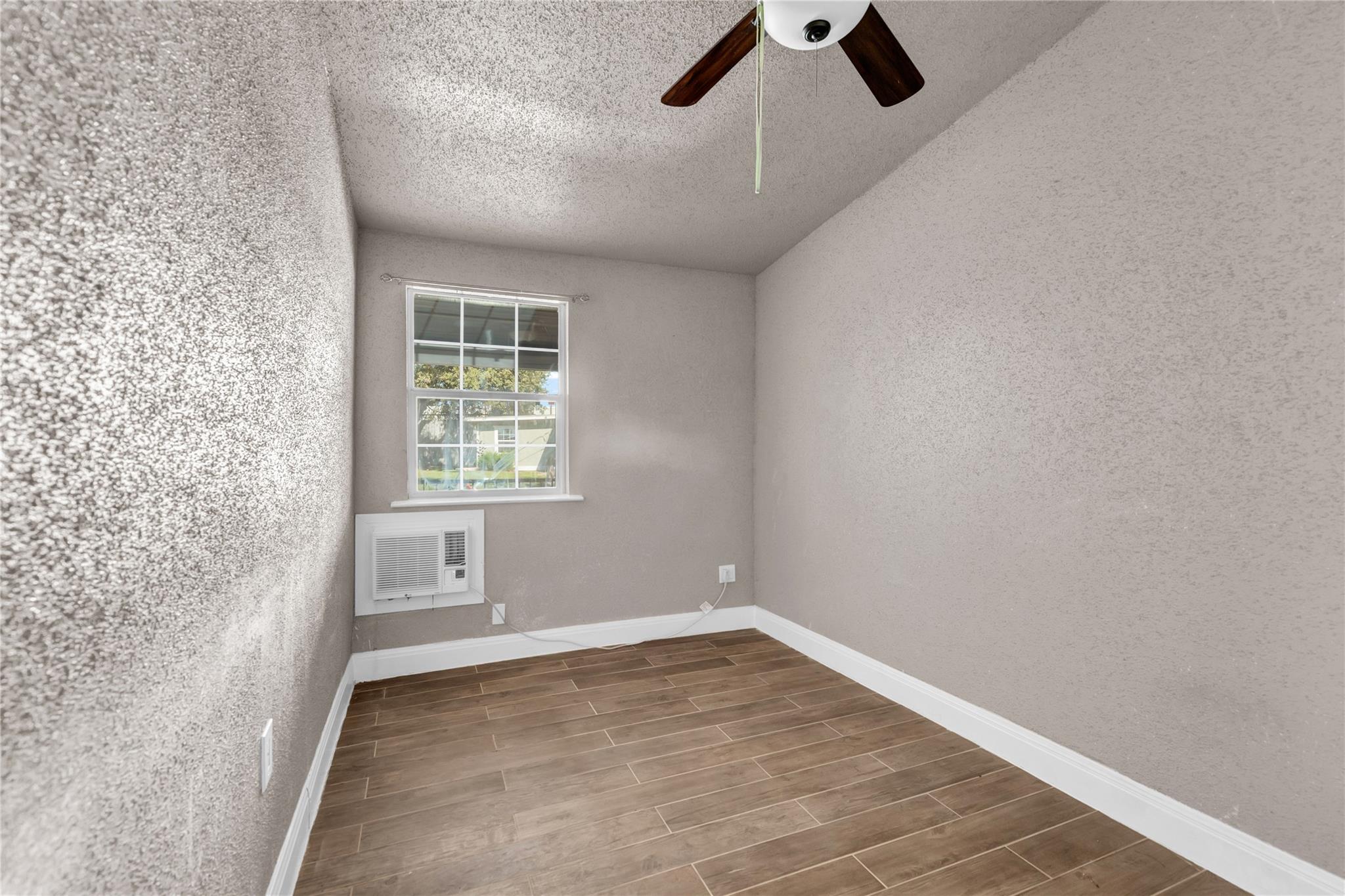 5053 Highway 71 E # A, Del Valle, TX 78617