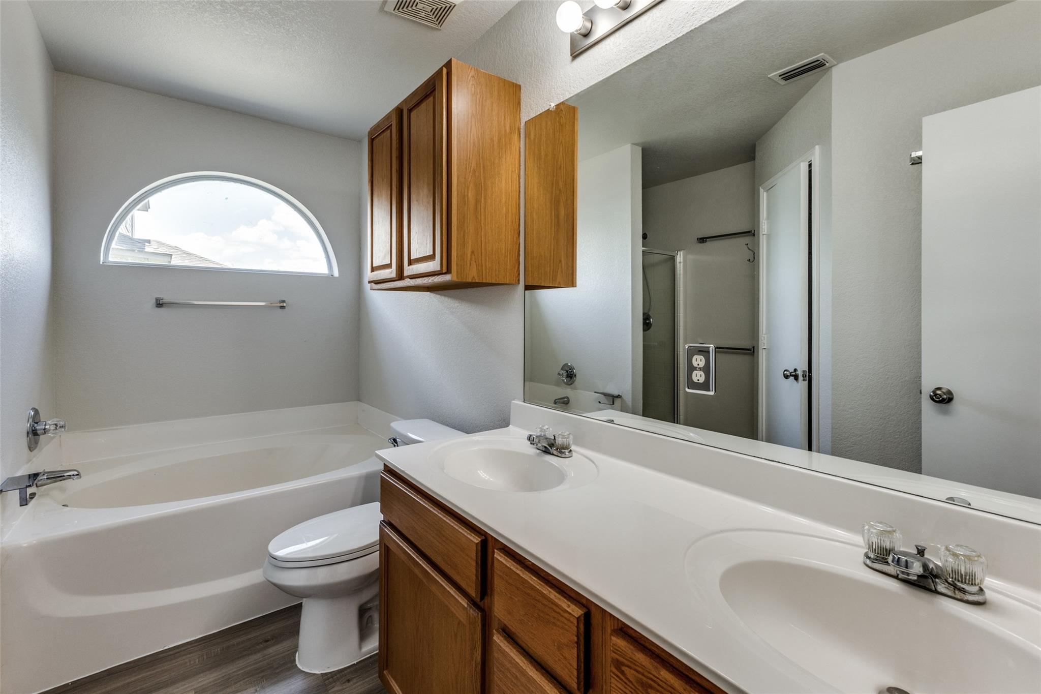 1514 Paint Brush Dr, Lockhart, TX 78644