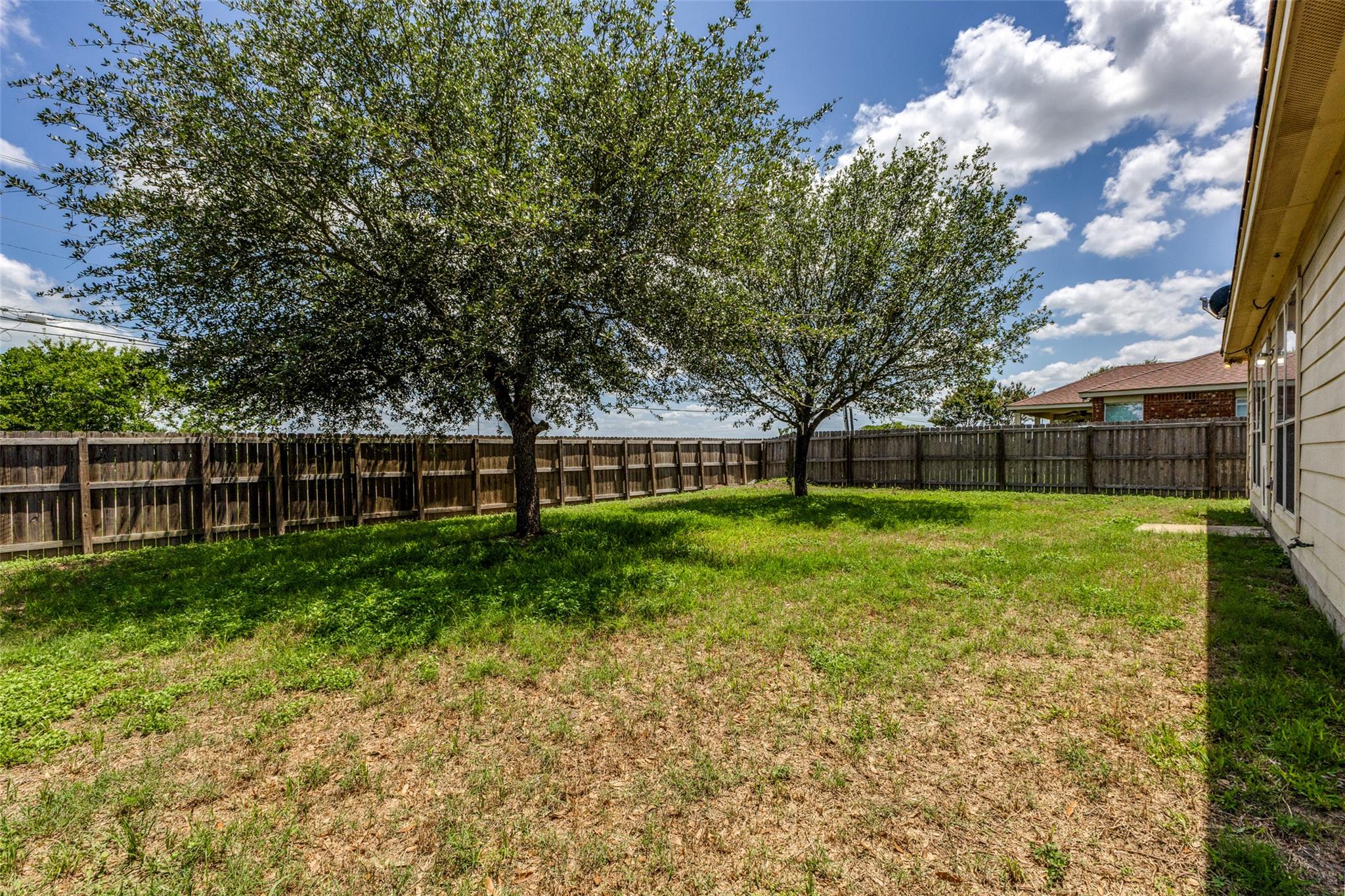 1514 Paint Brush Dr, Lockhart, TX 78644