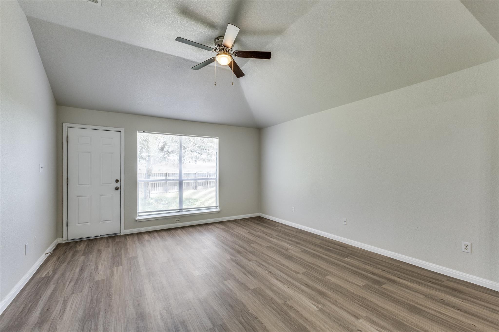 1514 Paint Brush Dr, Lockhart, TX 78644