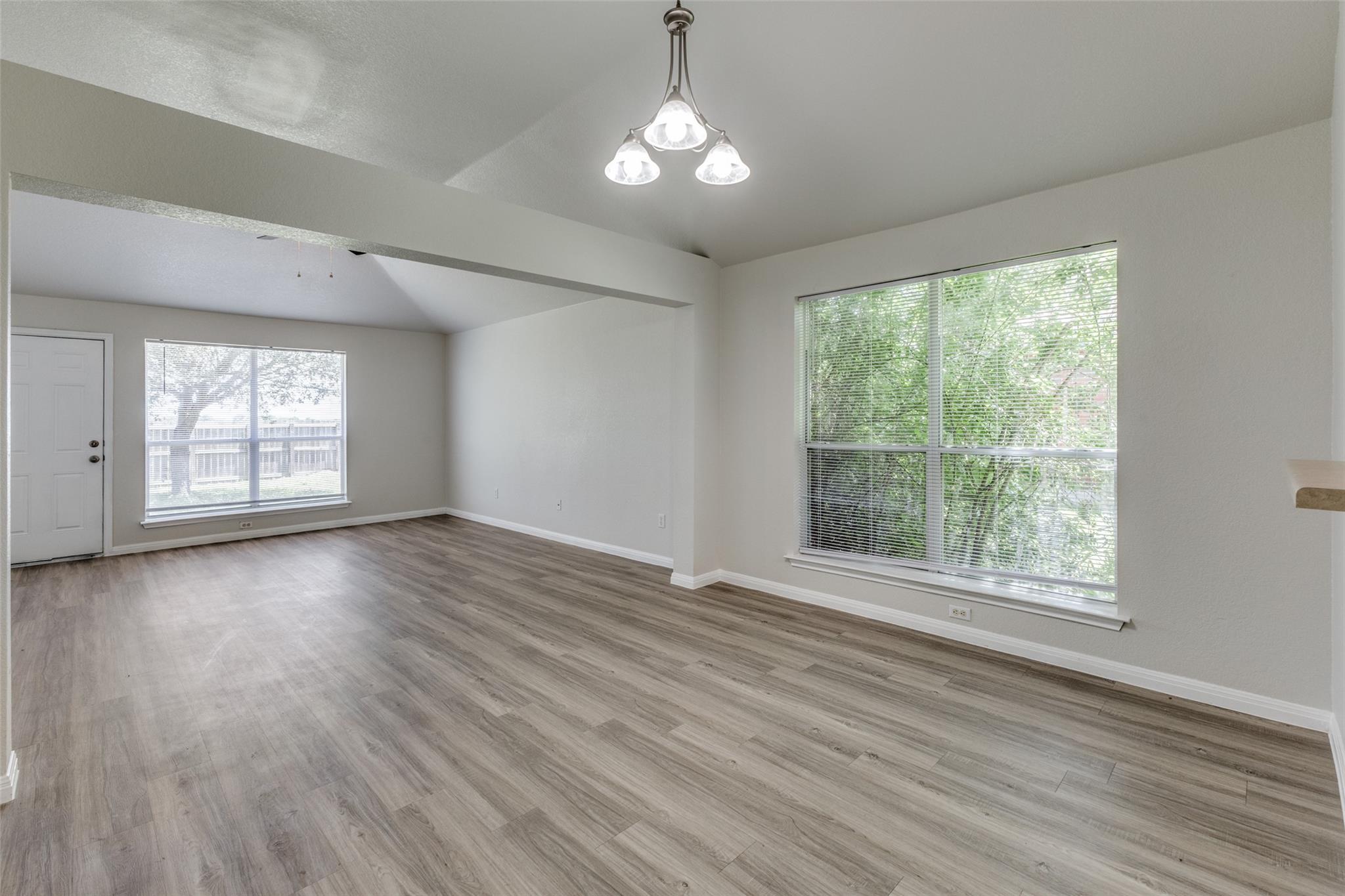 1514 Paint Brush Dr, Lockhart, TX 78644