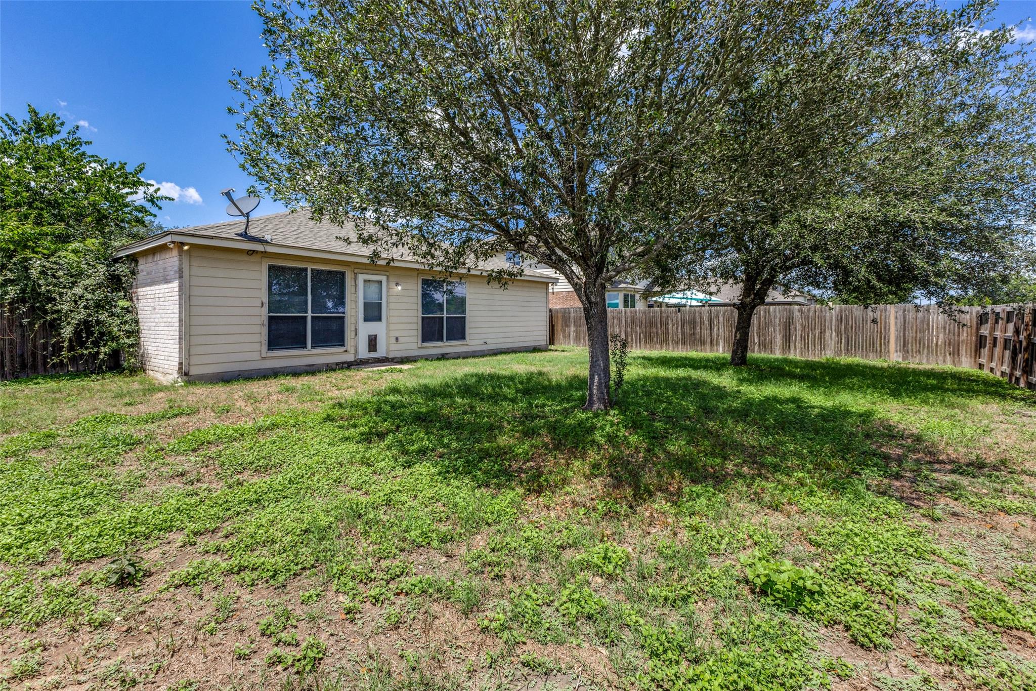 1514 Paint Brush Dr, Lockhart, TX 78644