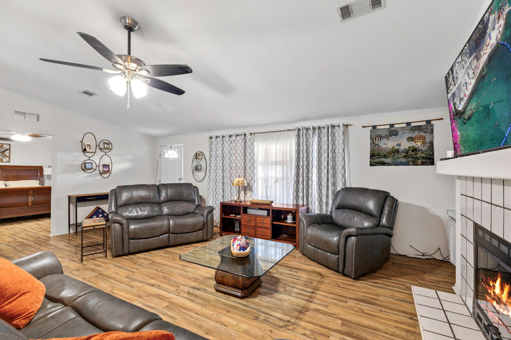 1082 Black Ankle Rd, Lockhart, TX 78644