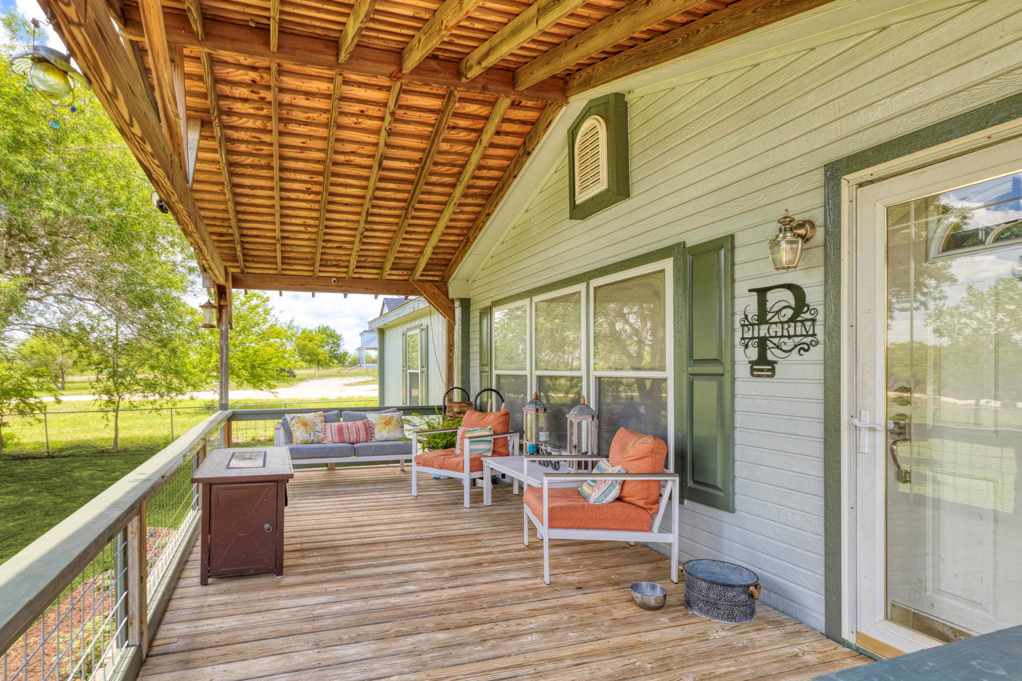 1082 Black Ankle Rd, Lockhart, TX 78644