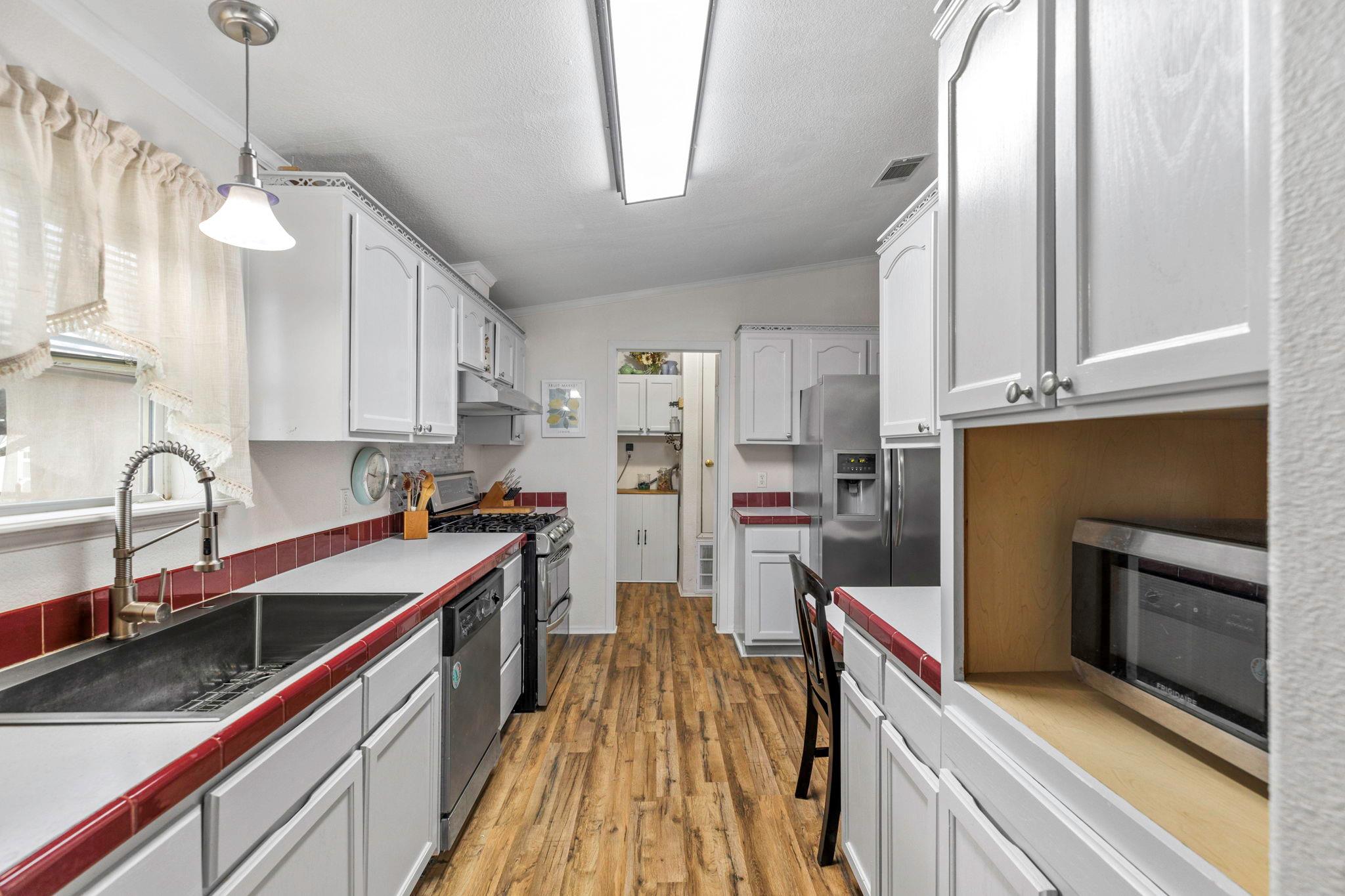 1082 Black Ankle Rd, Lockhart, TX 78644