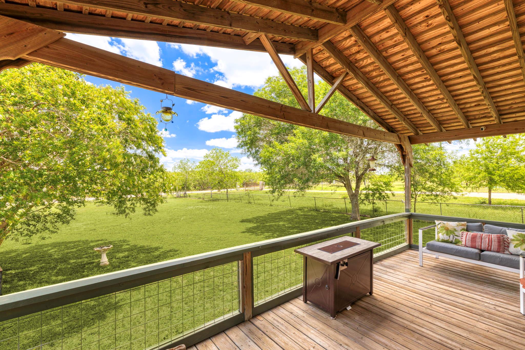 1082 Black Ankle Rd, Lockhart, TX 78644