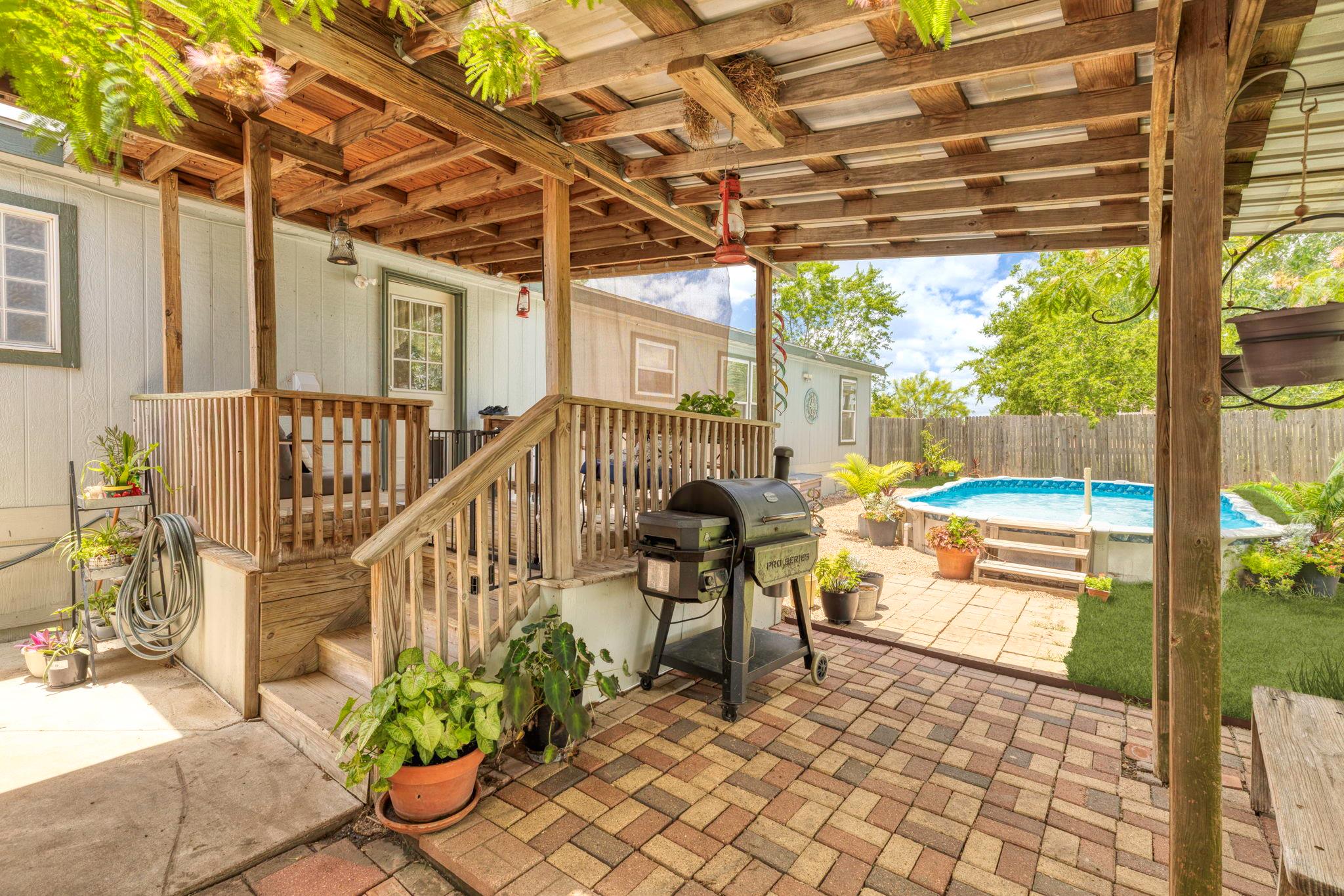 1082 Black Ankle Rd, Lockhart, TX 78644