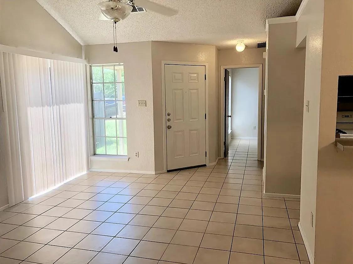 319 GREENLAWN Blvd, Round Rock, TX 78664