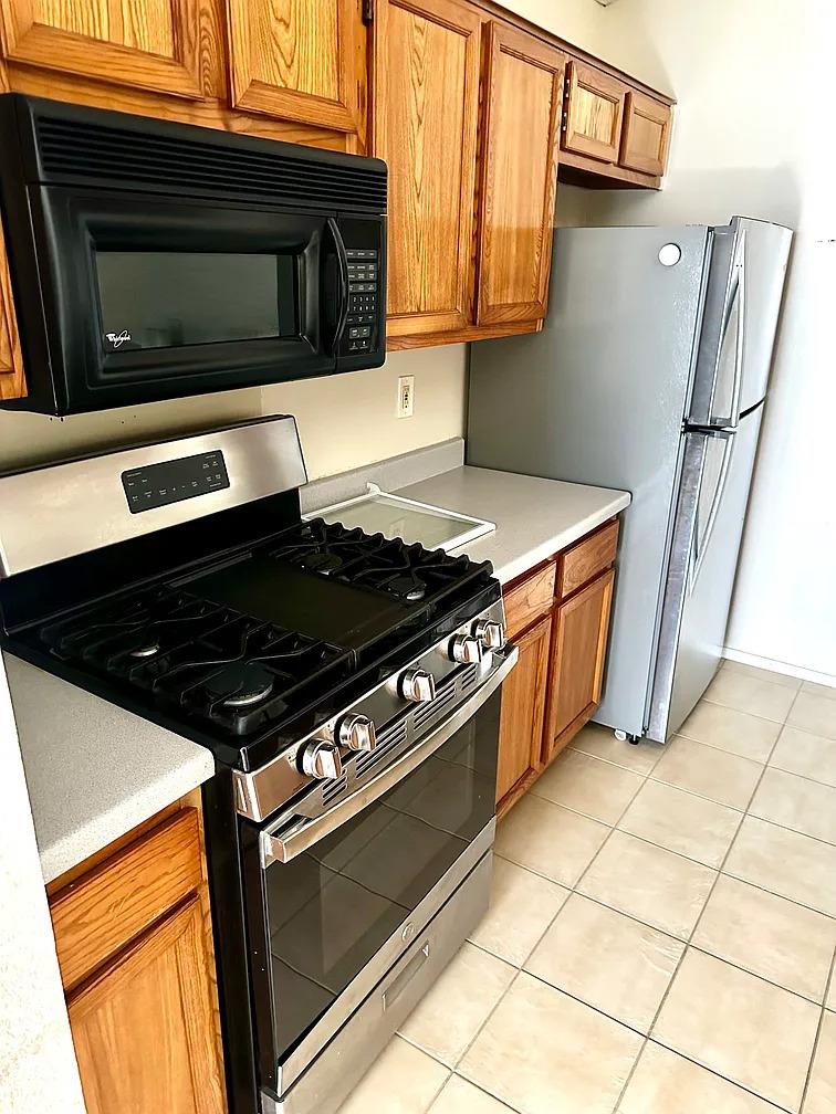 319 GREENLAWN Blvd, Round Rock, TX 78664
