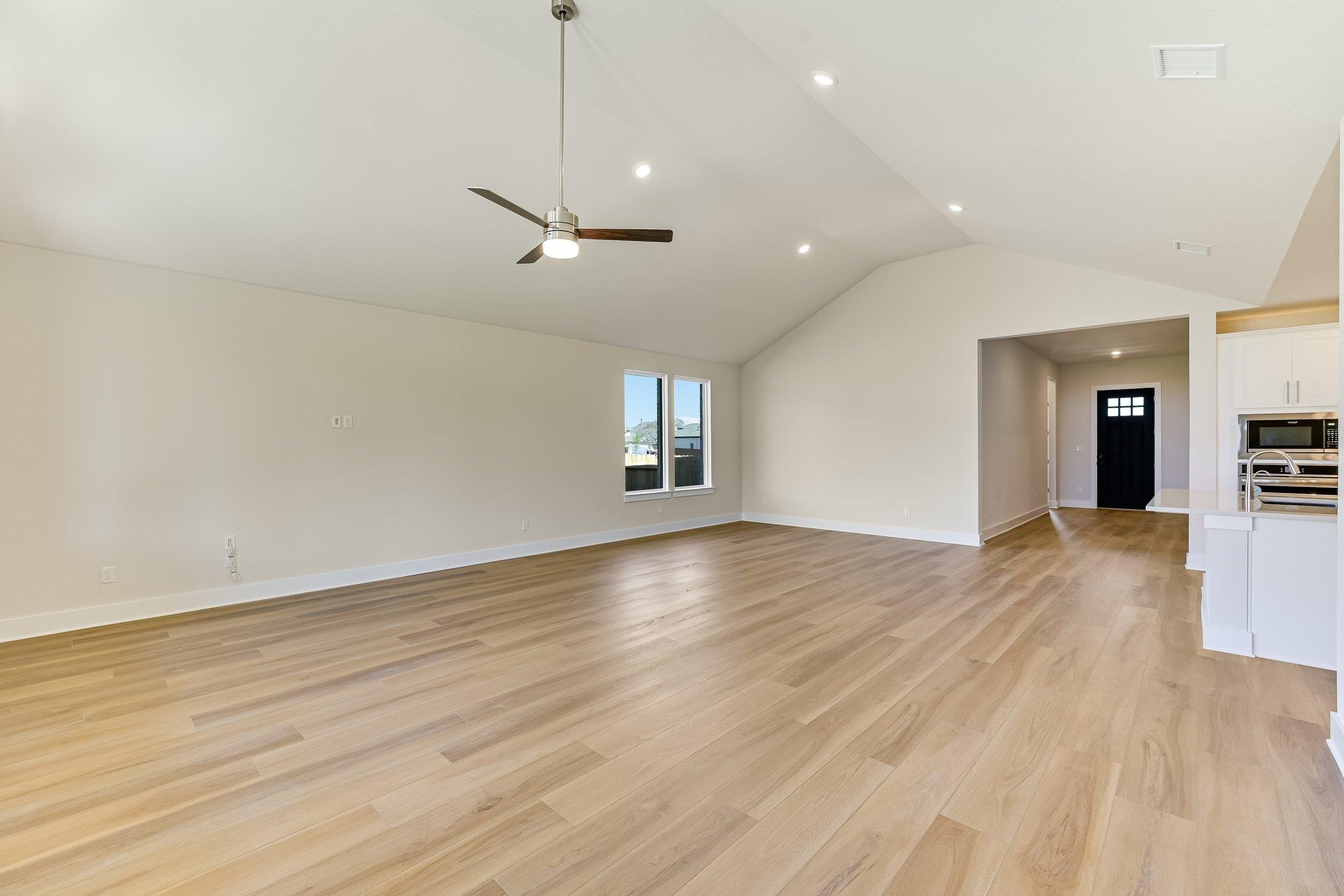 427 Fountain Grass Dr, San Marcos, TX 78666