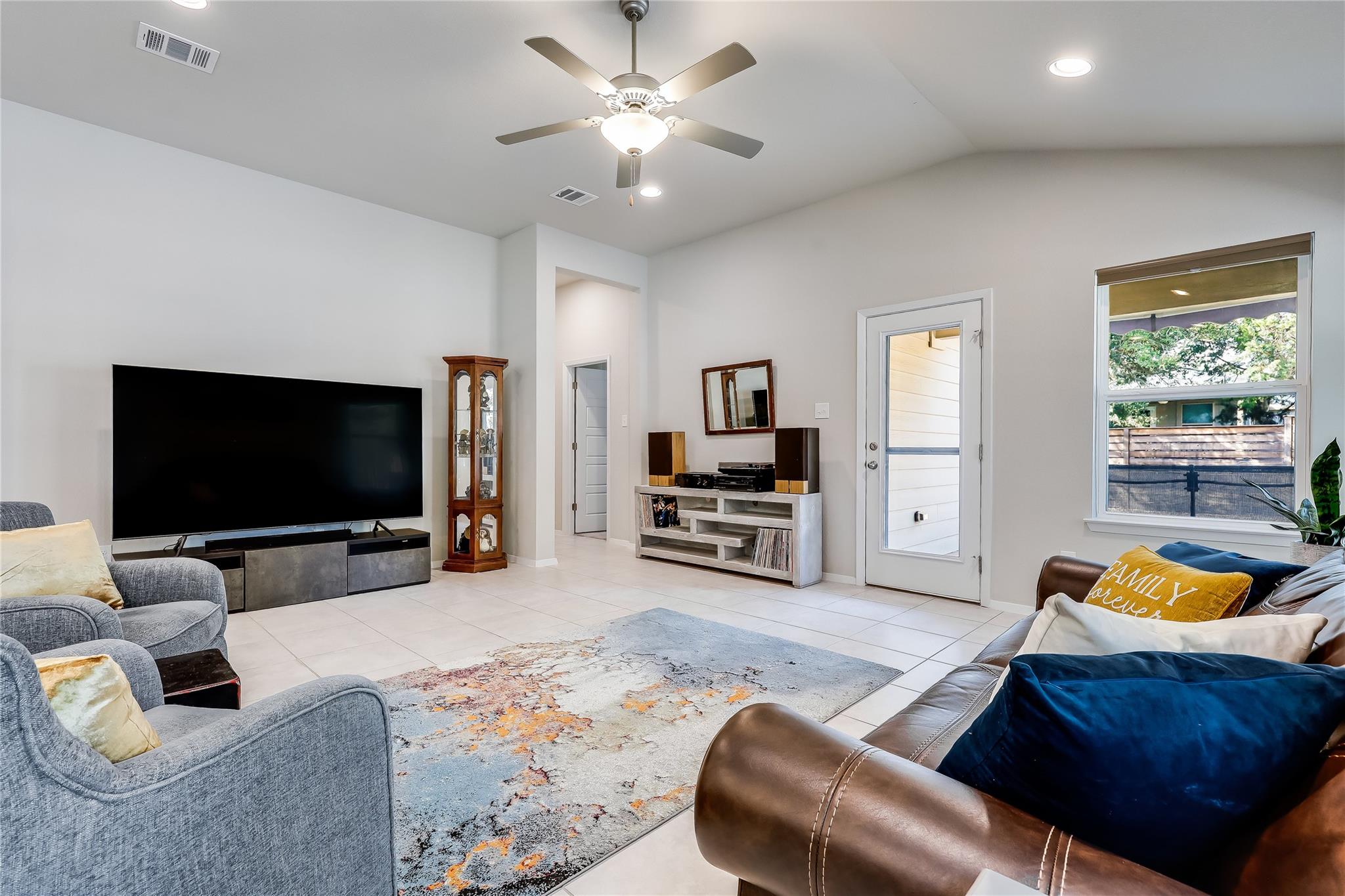 1901 Owens Ln, Lago Vista, TX 78645