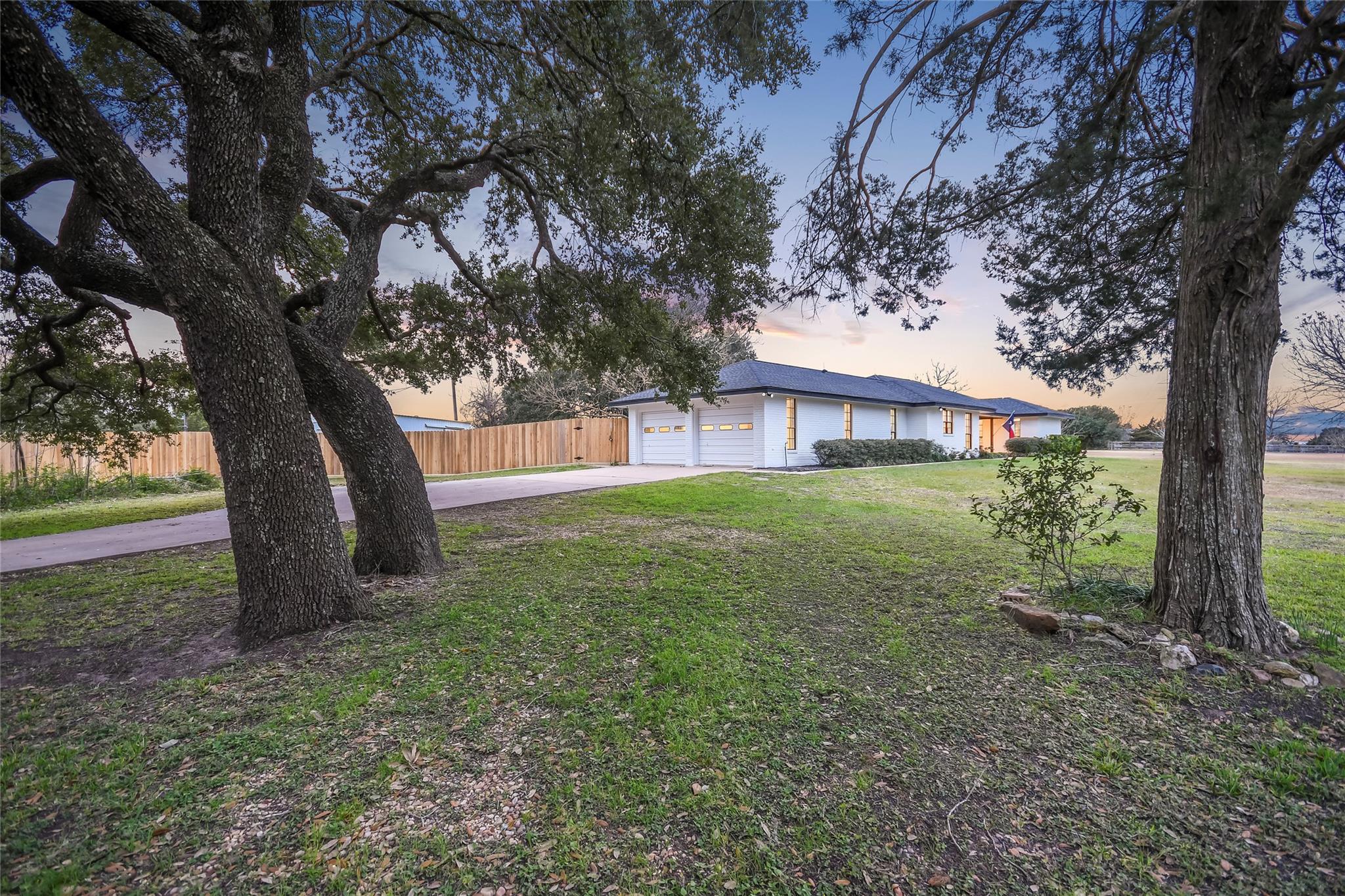 6569 Cutoff Rd, Round Top, TX 78940