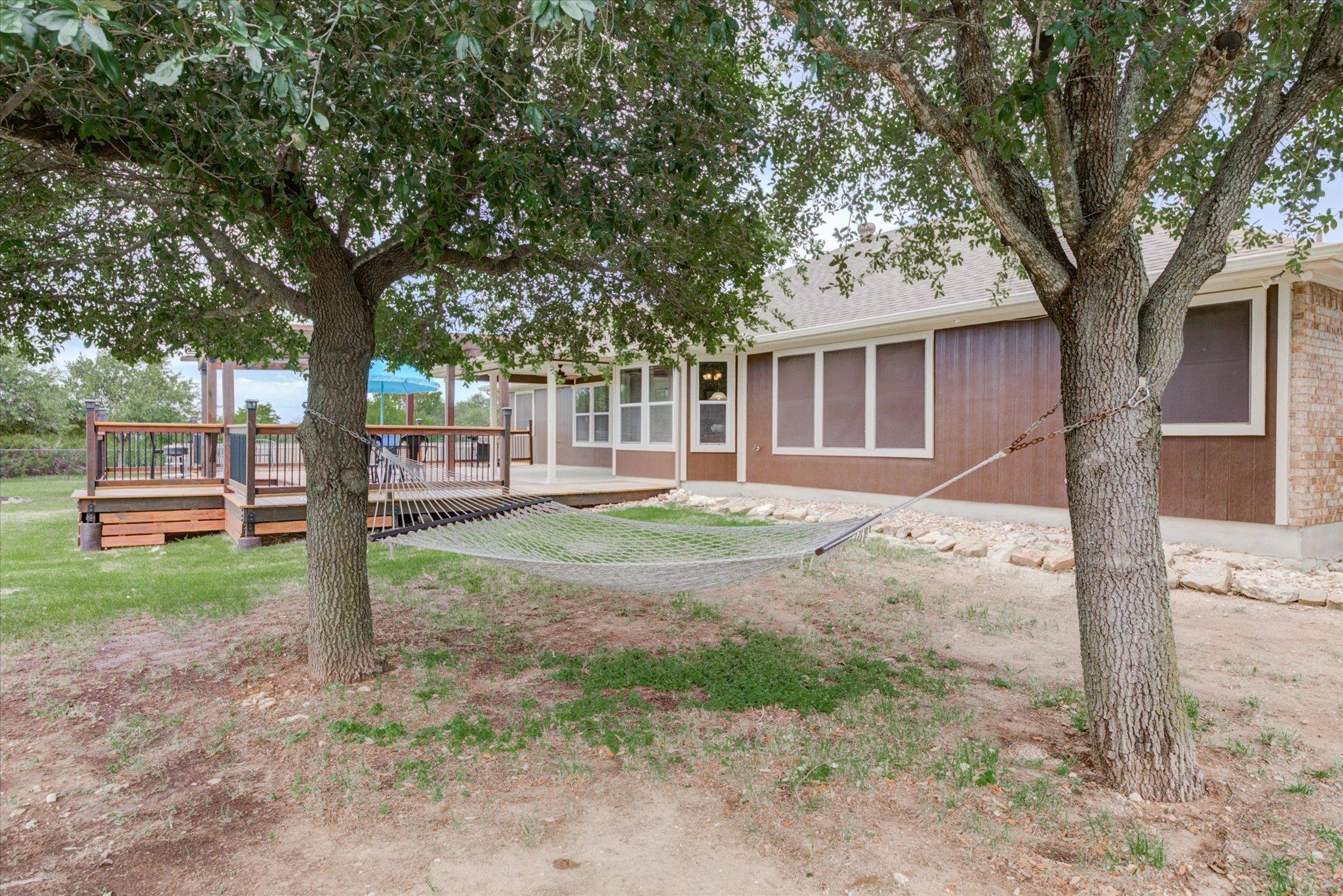 109 S Santa Fe Trl, Liberty Hill, TX 78642