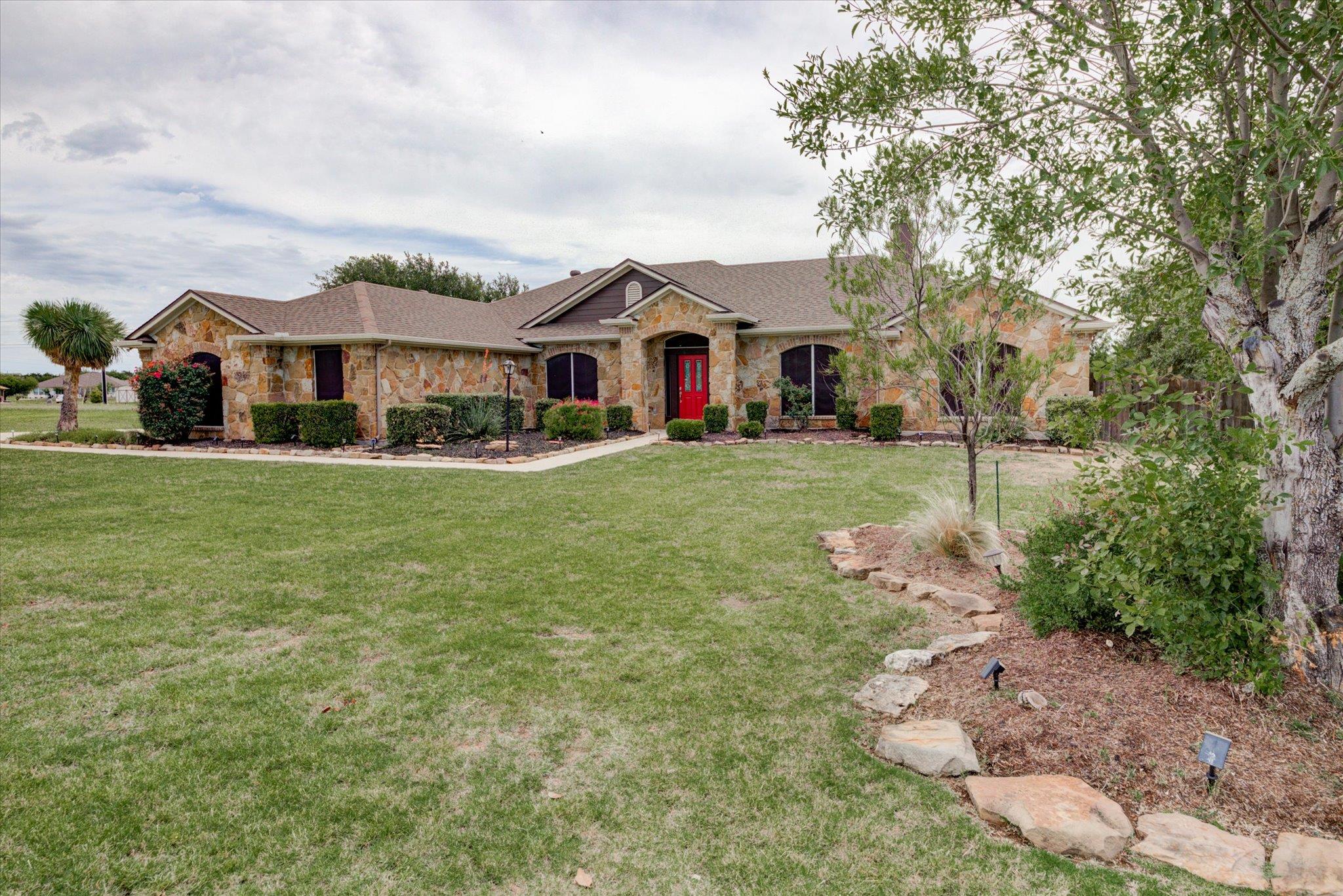 109 S Santa Fe Trl, Liberty Hill, TX 78642