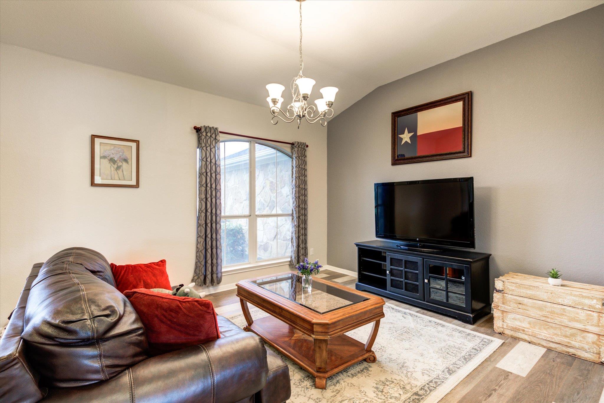 109 S Santa Fe Trl, Liberty Hill, TX 78642