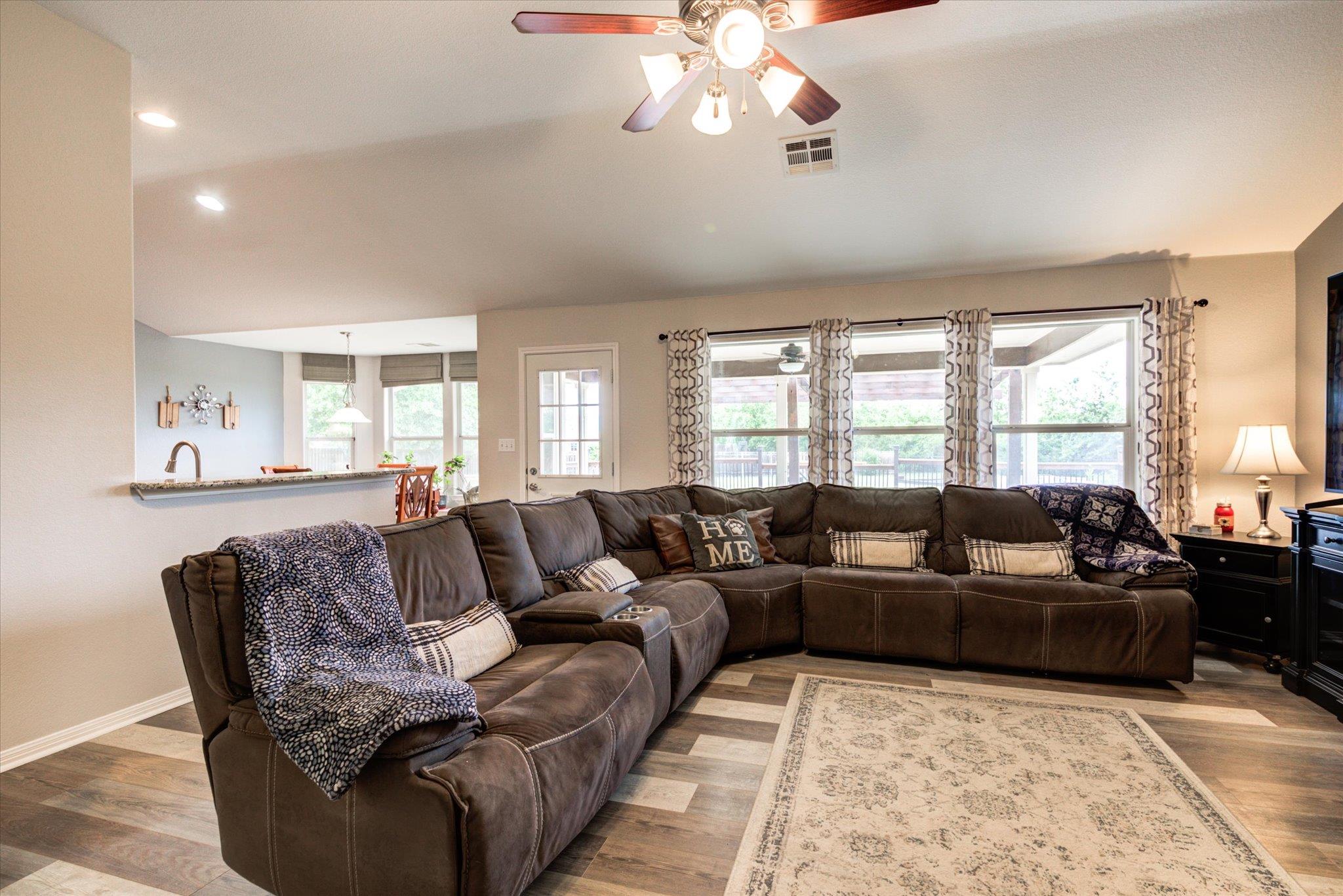 109 S Santa Fe Trl, Liberty Hill, TX 78642