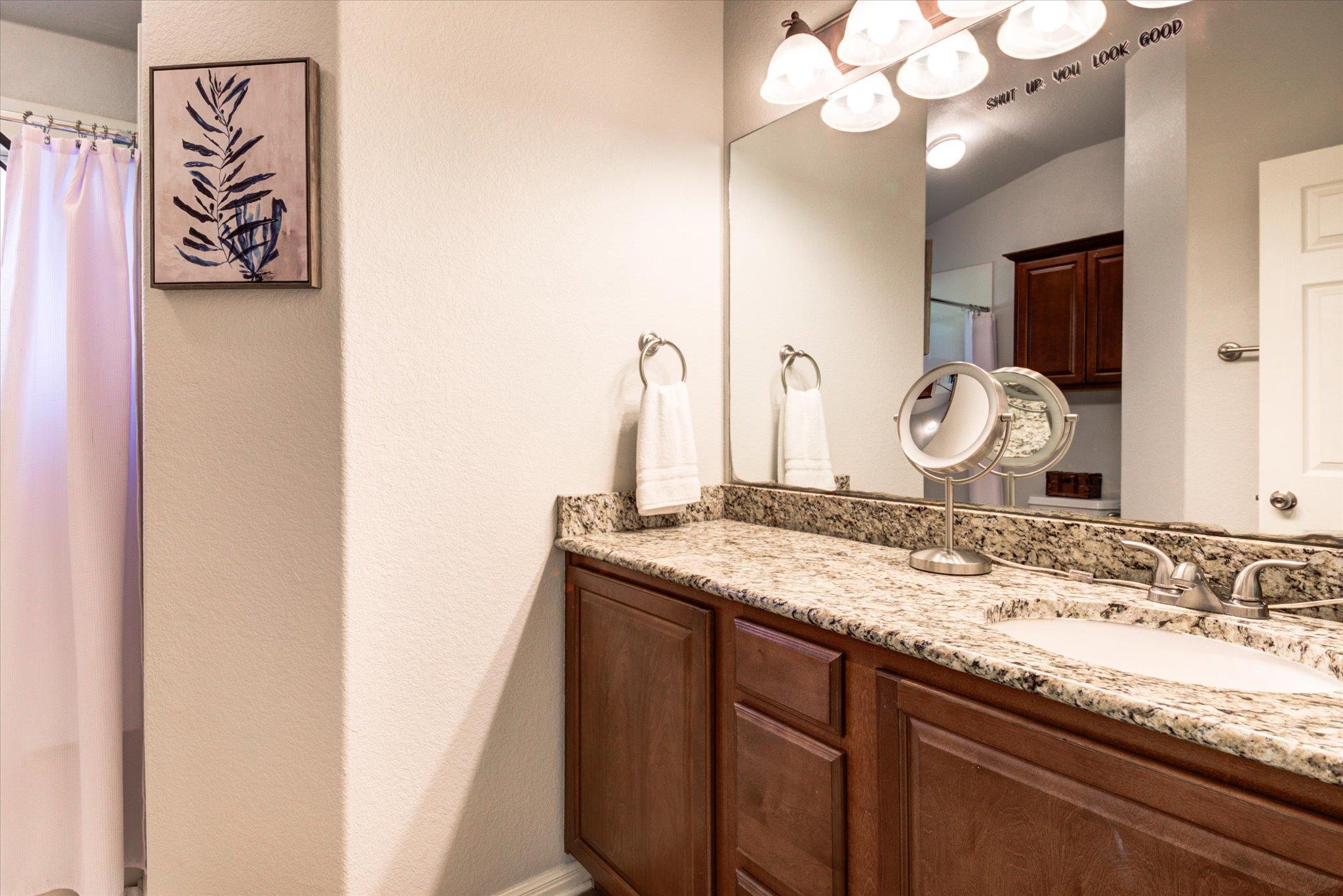 109 S Santa Fe Trl, Liberty Hill, TX 78642