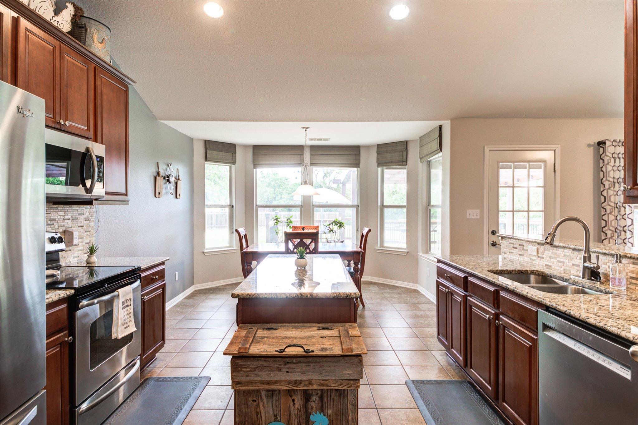 109 S Santa Fe Trl, Liberty Hill, TX 78642