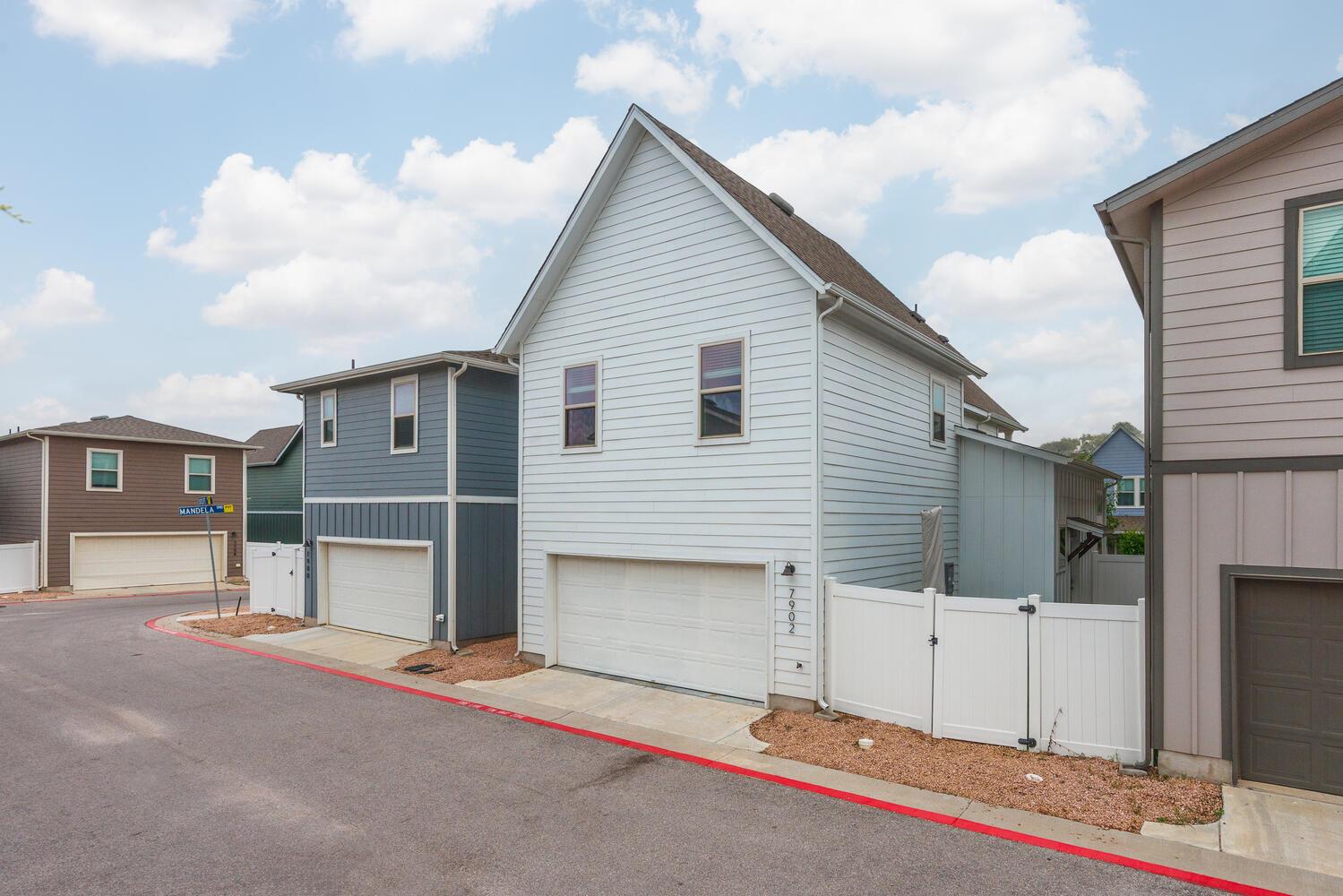 7902 Sutcliffe Dr, Austin, TX 78744