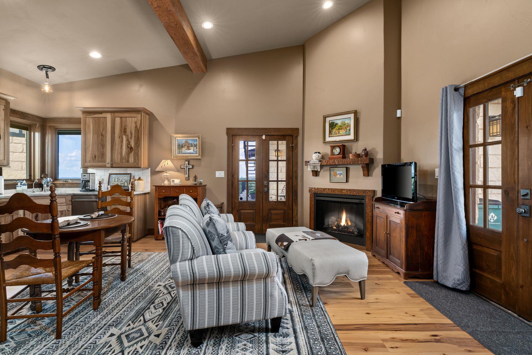 115 Trophy Oak Pt, Fredericksburg, TX 78624