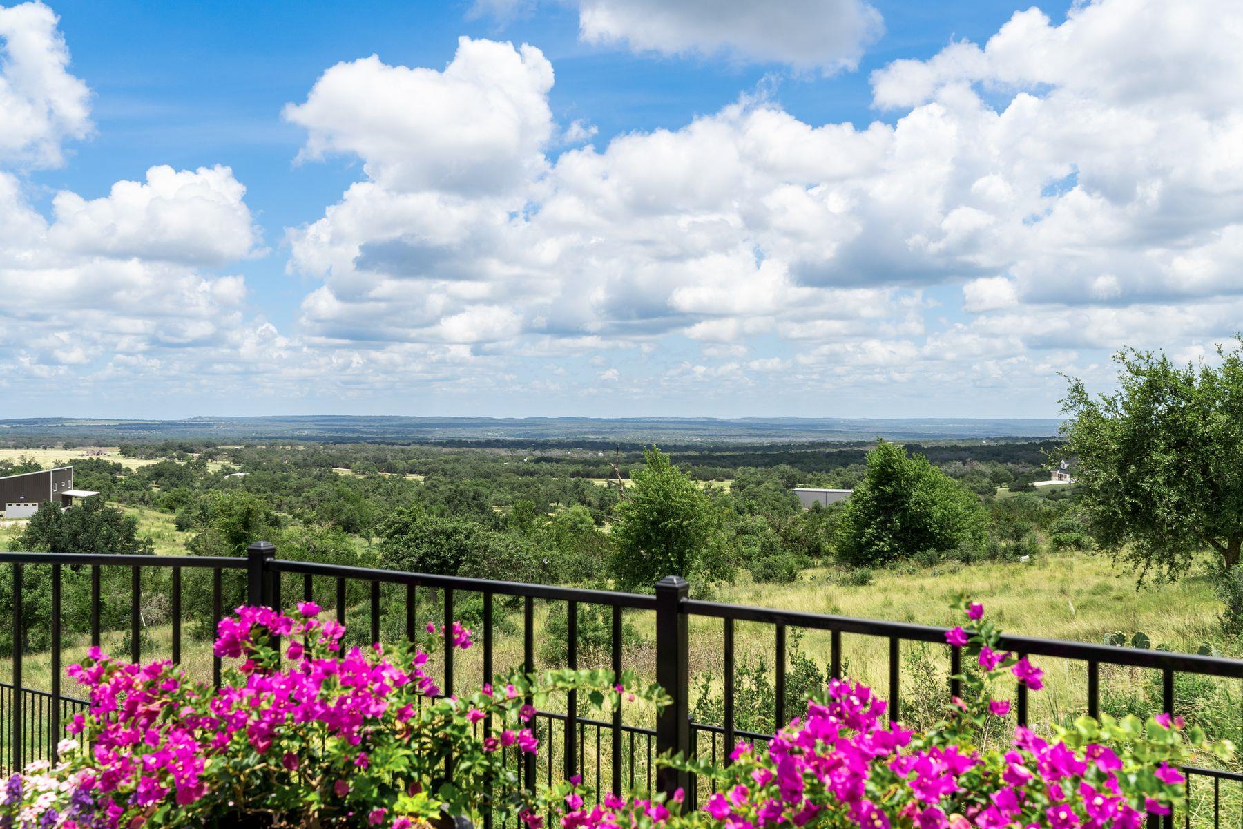 115 Trophy Oak Pt, Fredericksburg, TX 78624