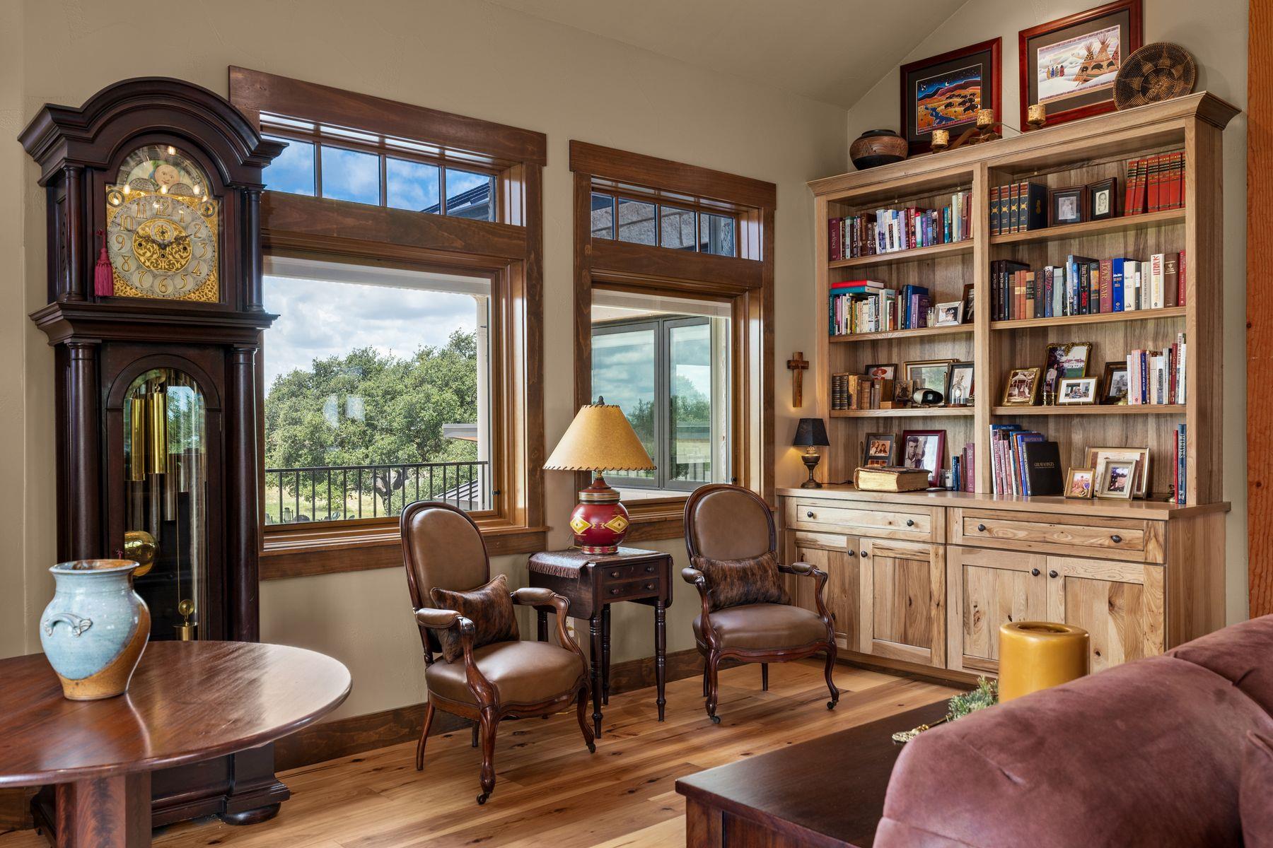 115 Trophy Oak Pt, Fredericksburg, TX 78624