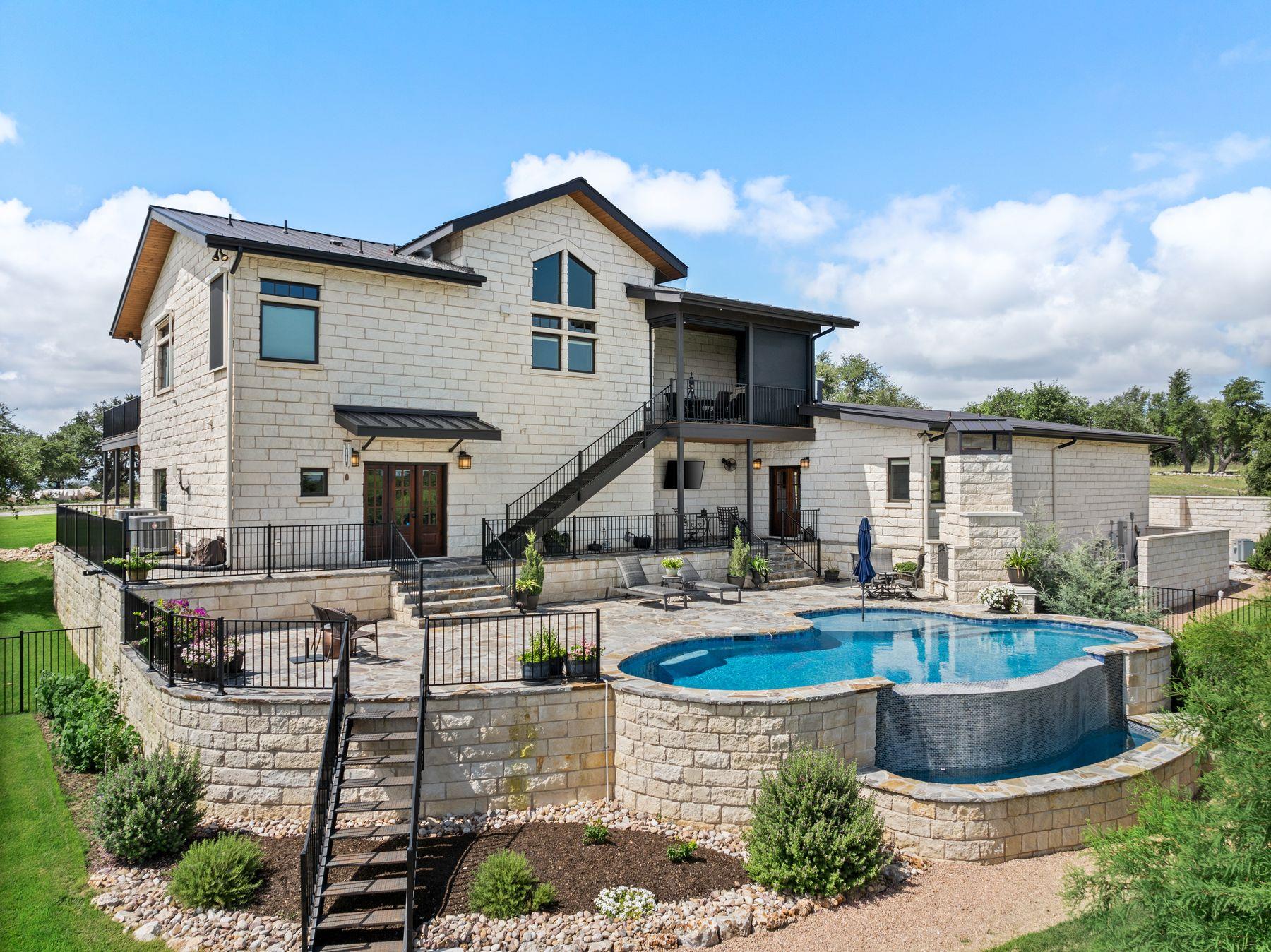 115 Trophy Oak Pt, Fredericksburg, TX 78624