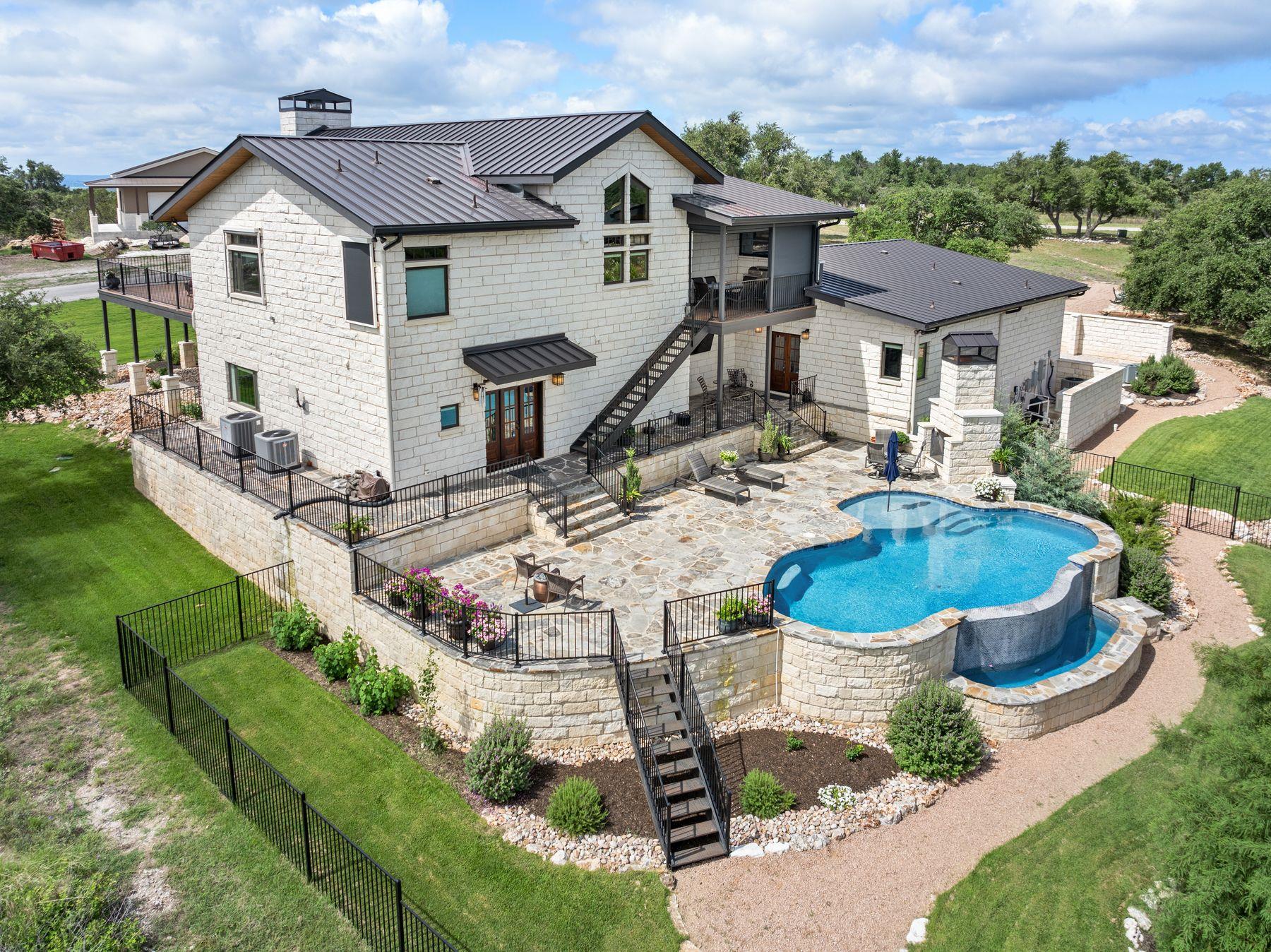 115 Trophy Oak Pt, Fredericksburg, TX 78624