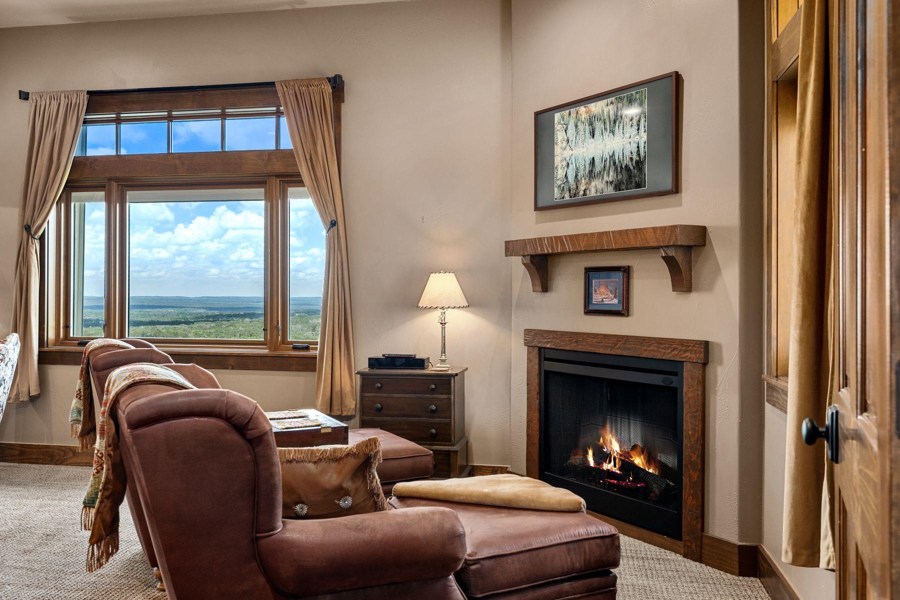 115 Trophy Oak Pt, Fredericksburg, TX 78624