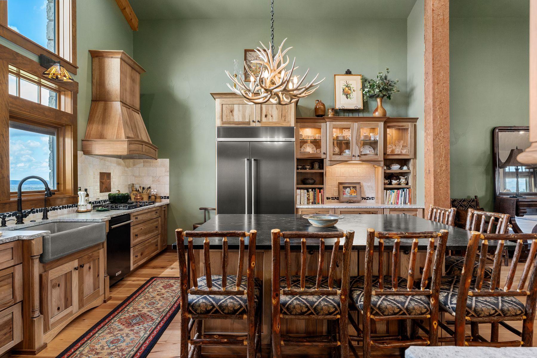 115 Trophy Oak Pt, Fredericksburg, TX 78624