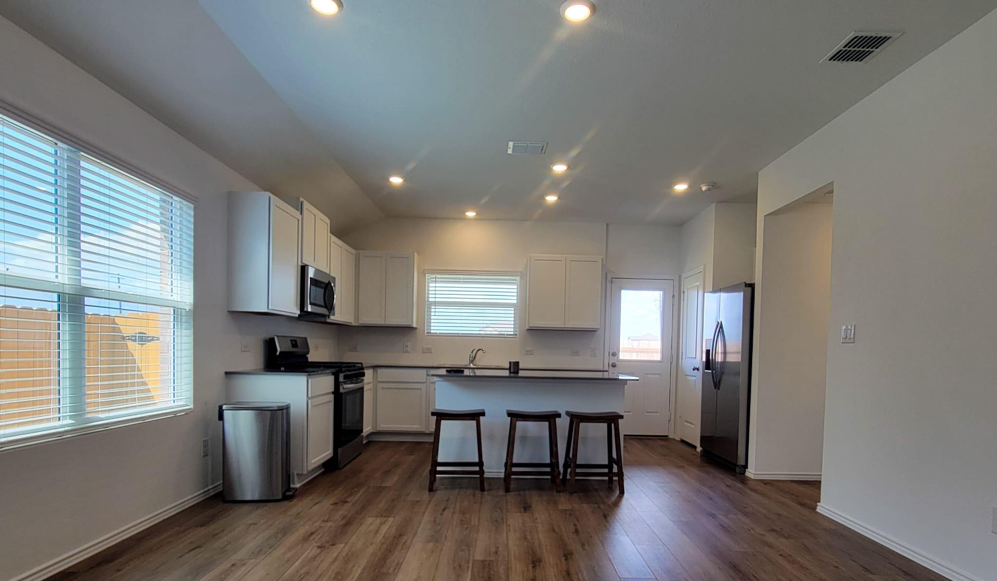 319 Alamito Ave, Kyle, TX 78640