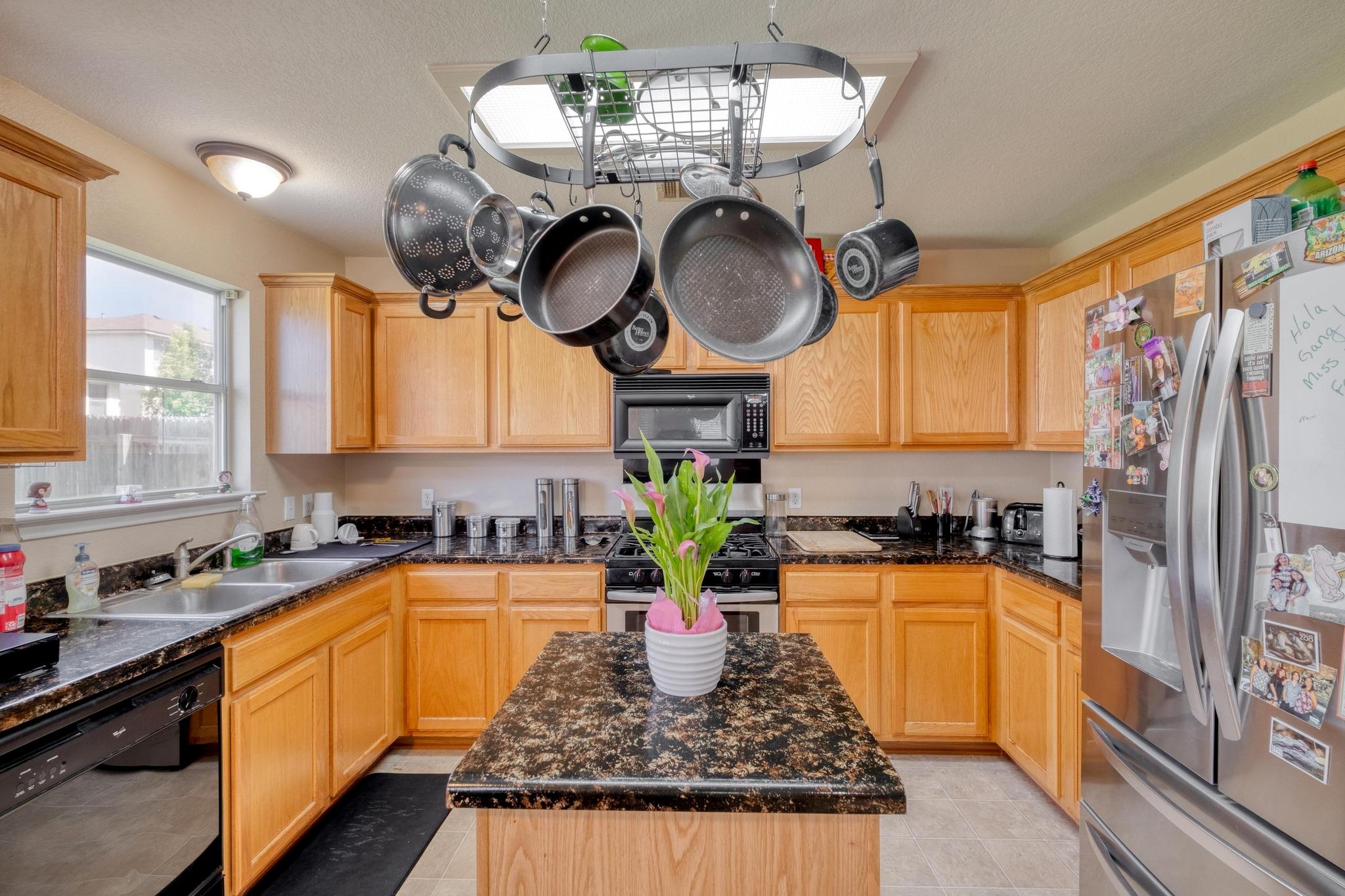 1716 Barilla Mountain Trl, Round Rock, TX 78664