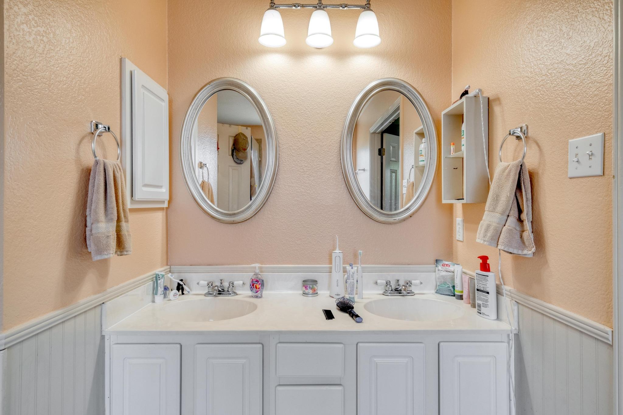 1716 Barilla Mountain Trl, Round Rock, TX 78664