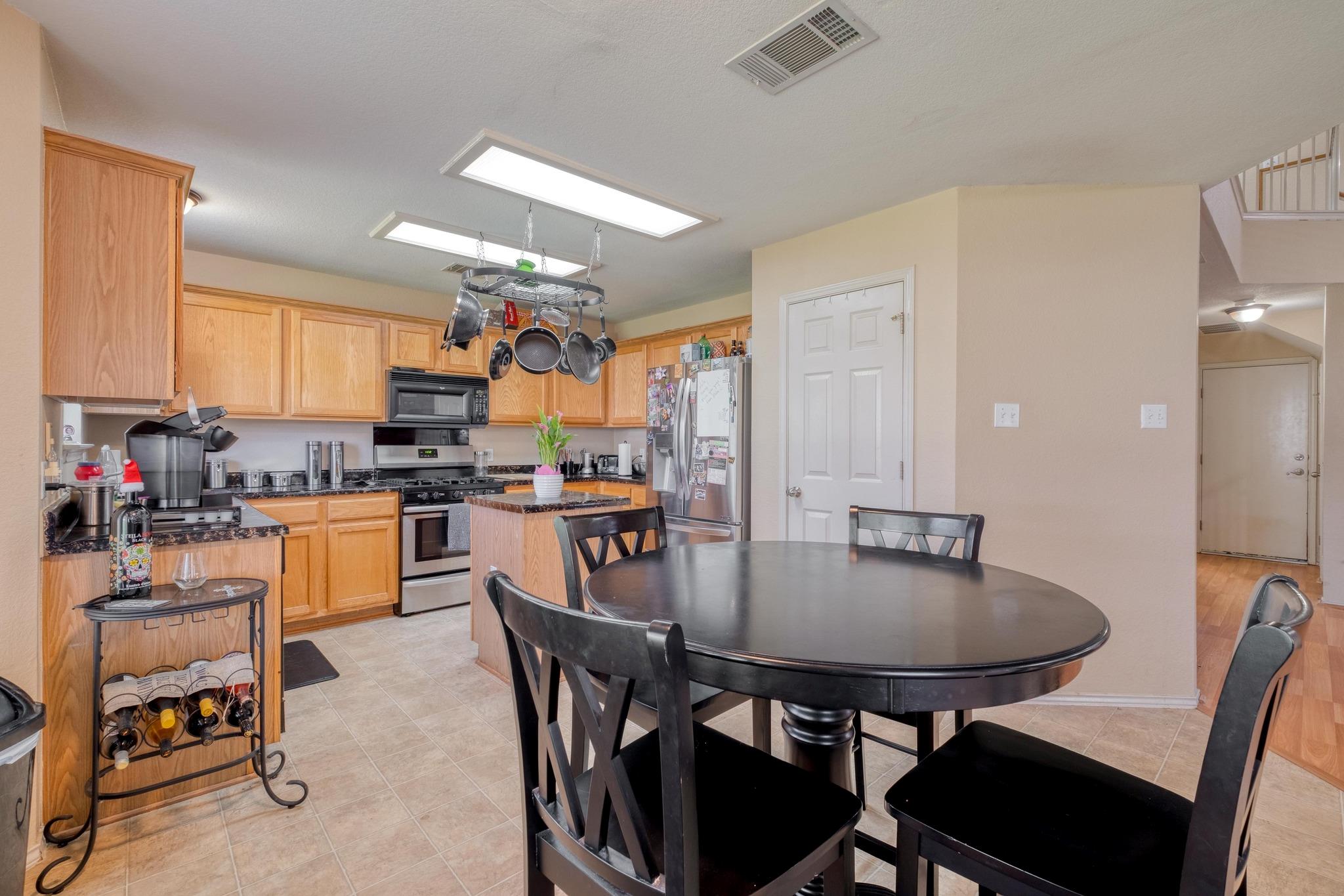 1716 Barilla Mountain Trl, Round Rock, TX 78664