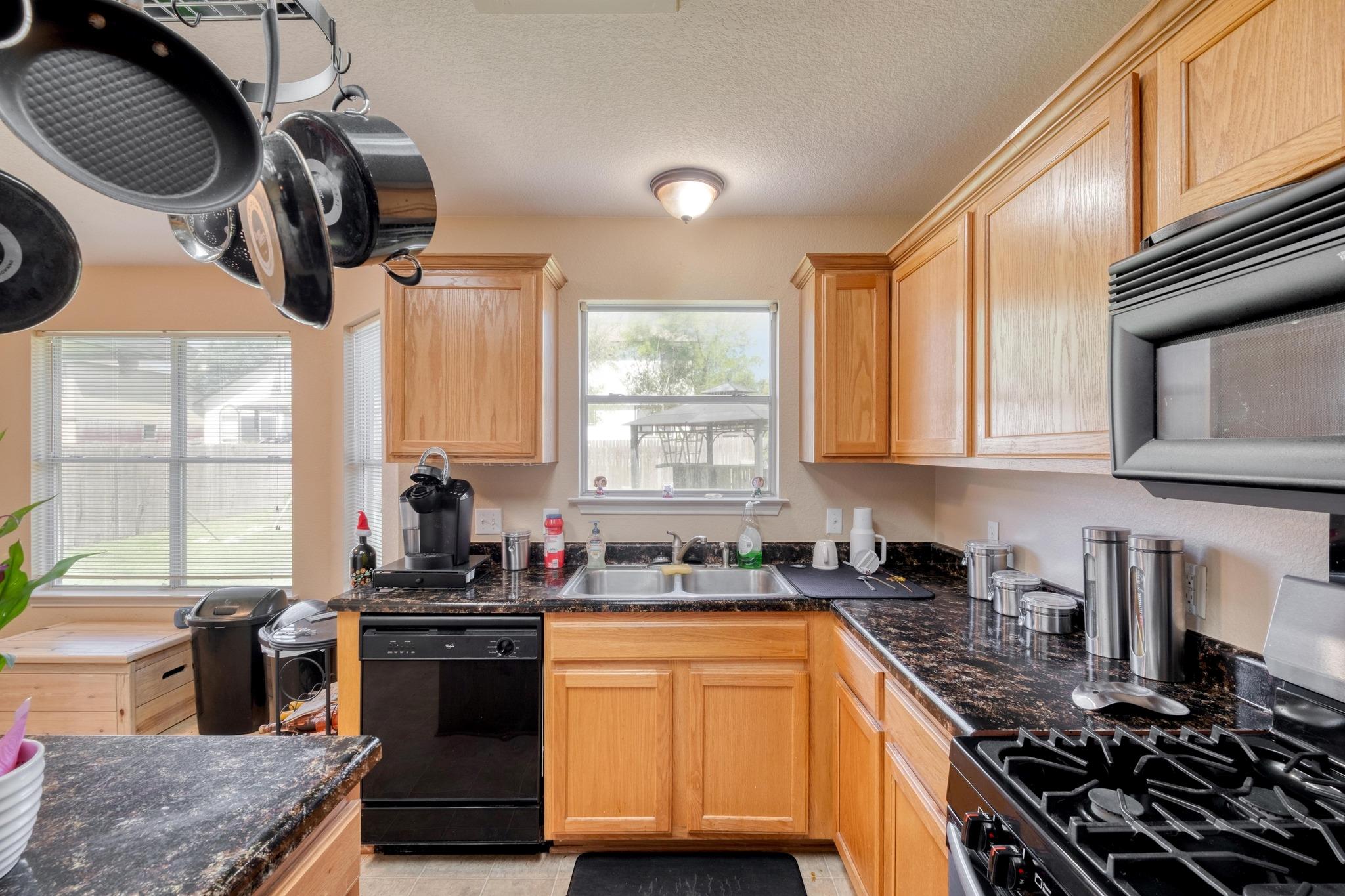 1716 Barilla Mountain Trl, Round Rock, TX 78664