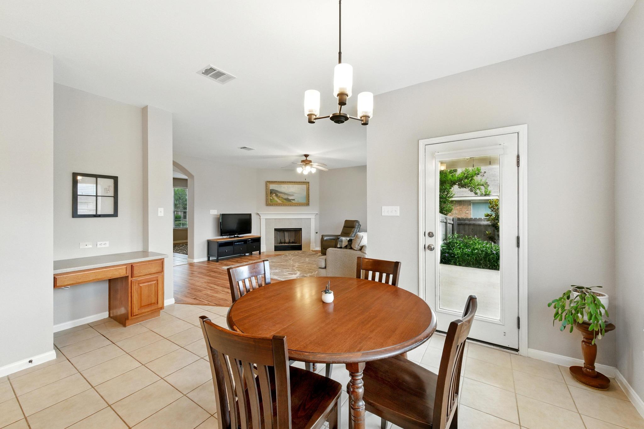 909 Rochester Castle Way, Pflugerville, TX 78660
