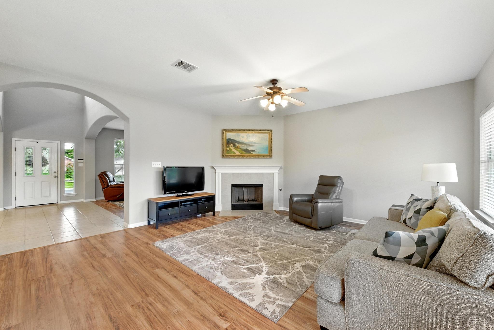 909 Rochester Castle Way, Pflugerville, TX 78660