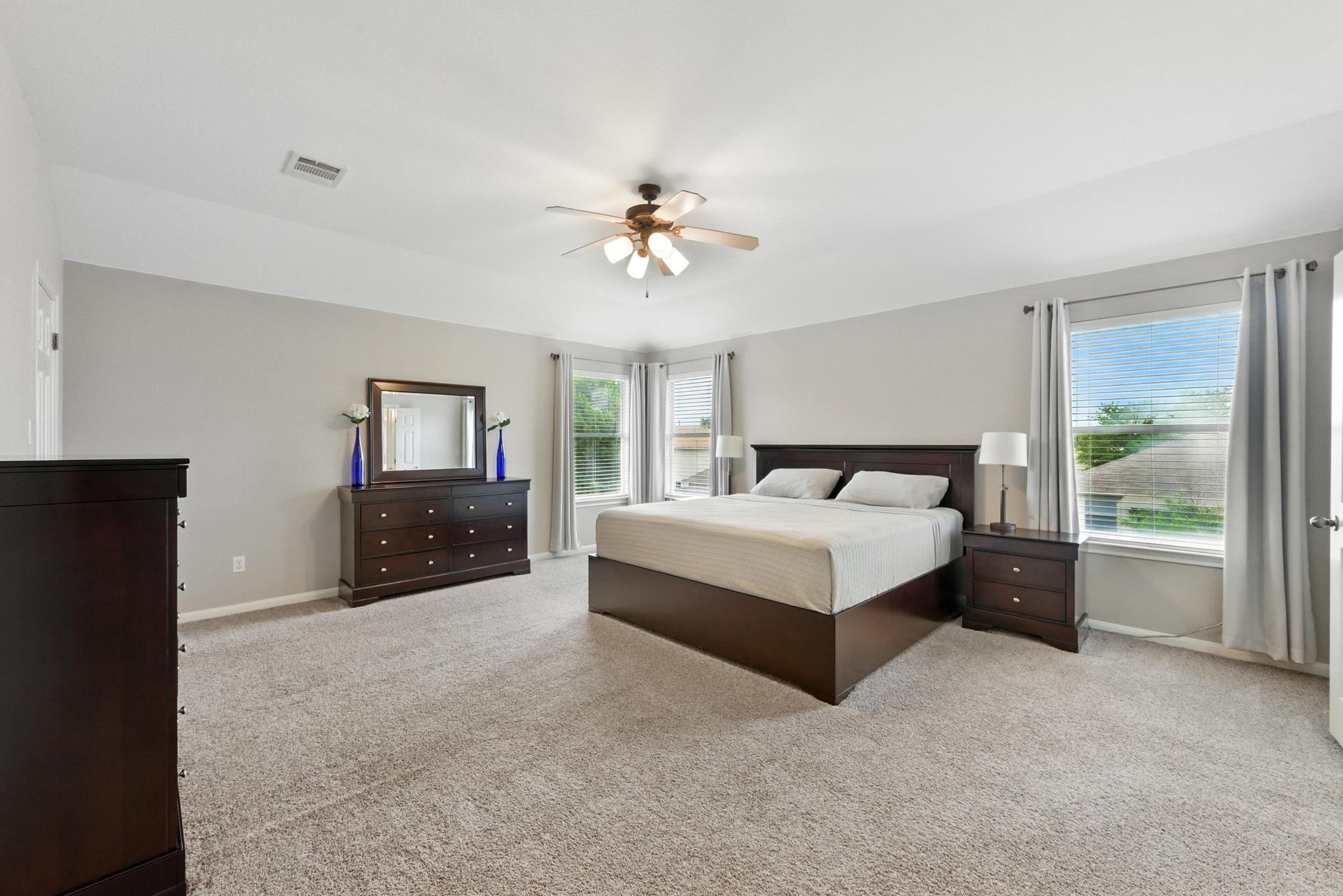 909 Rochester Castle Way, Pflugerville, TX 78660